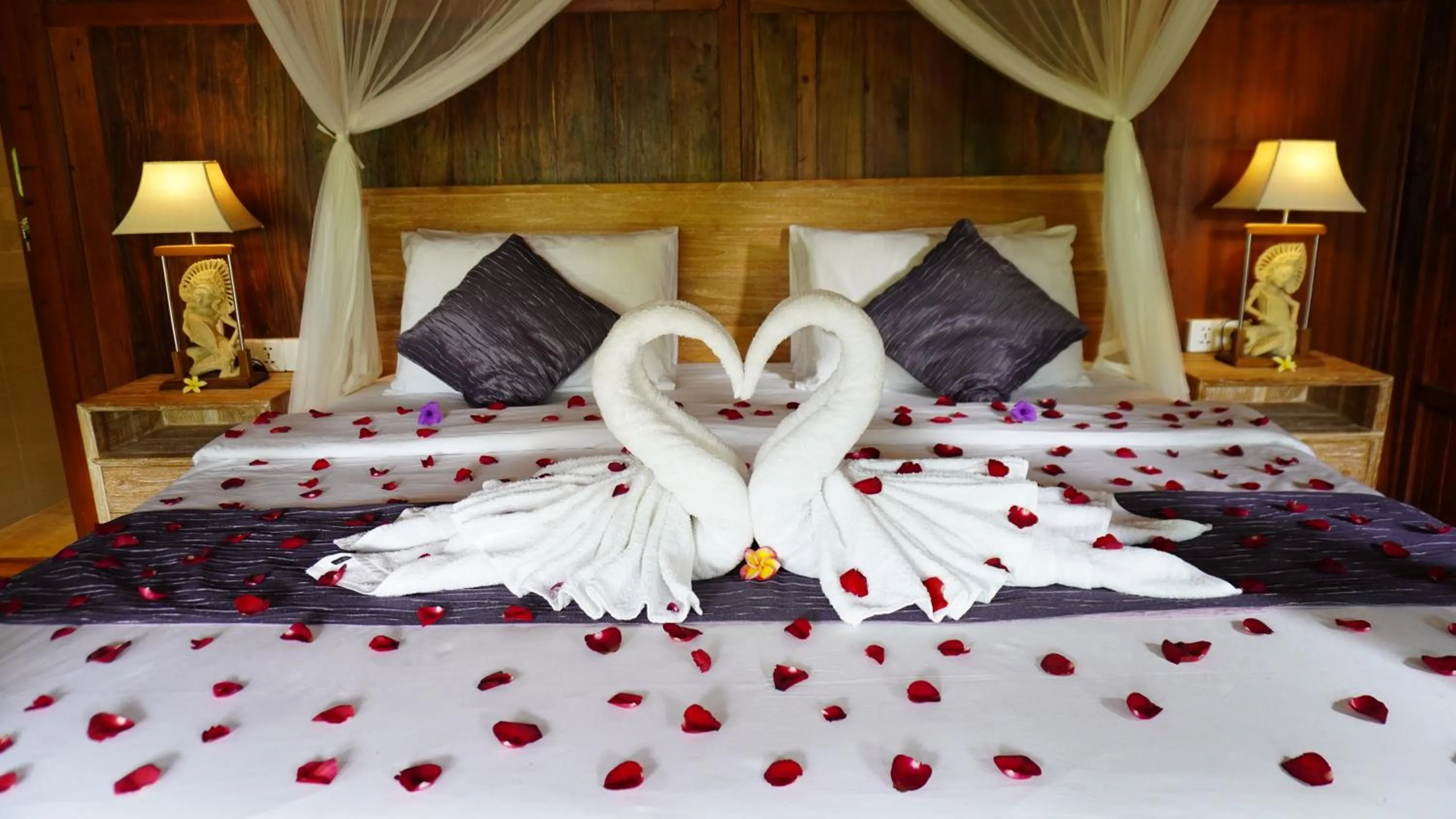 Bed in Royani Villa