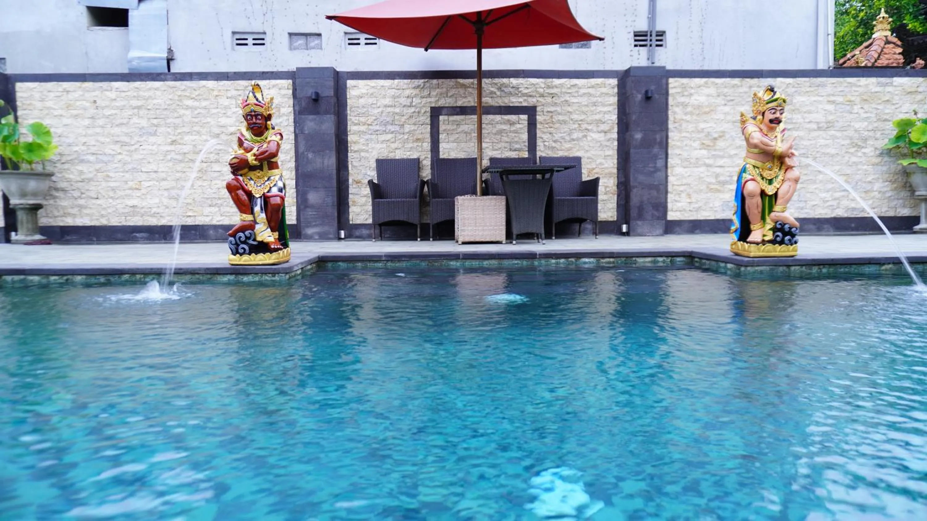 Swimming pool in Royani Villa