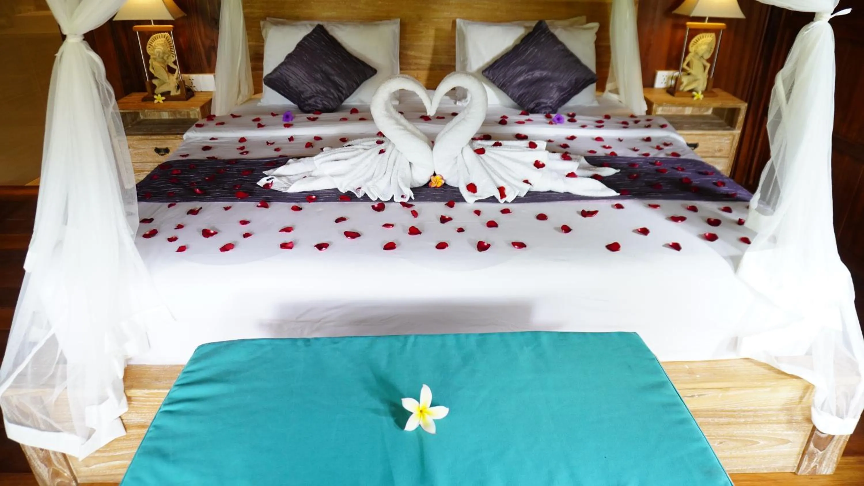 Bed in Royani Villa