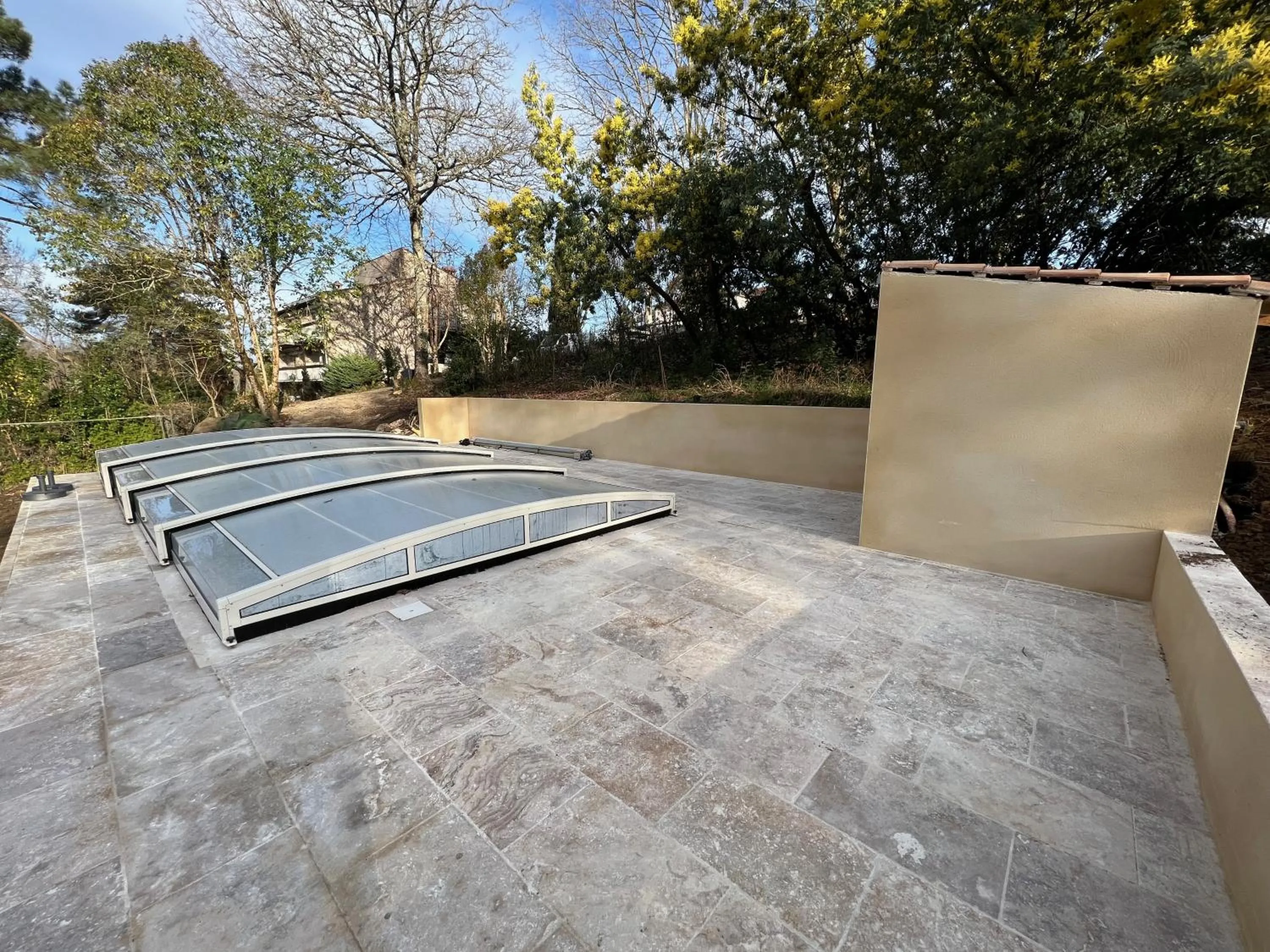 Swimming pool in Résidence Les Milandes