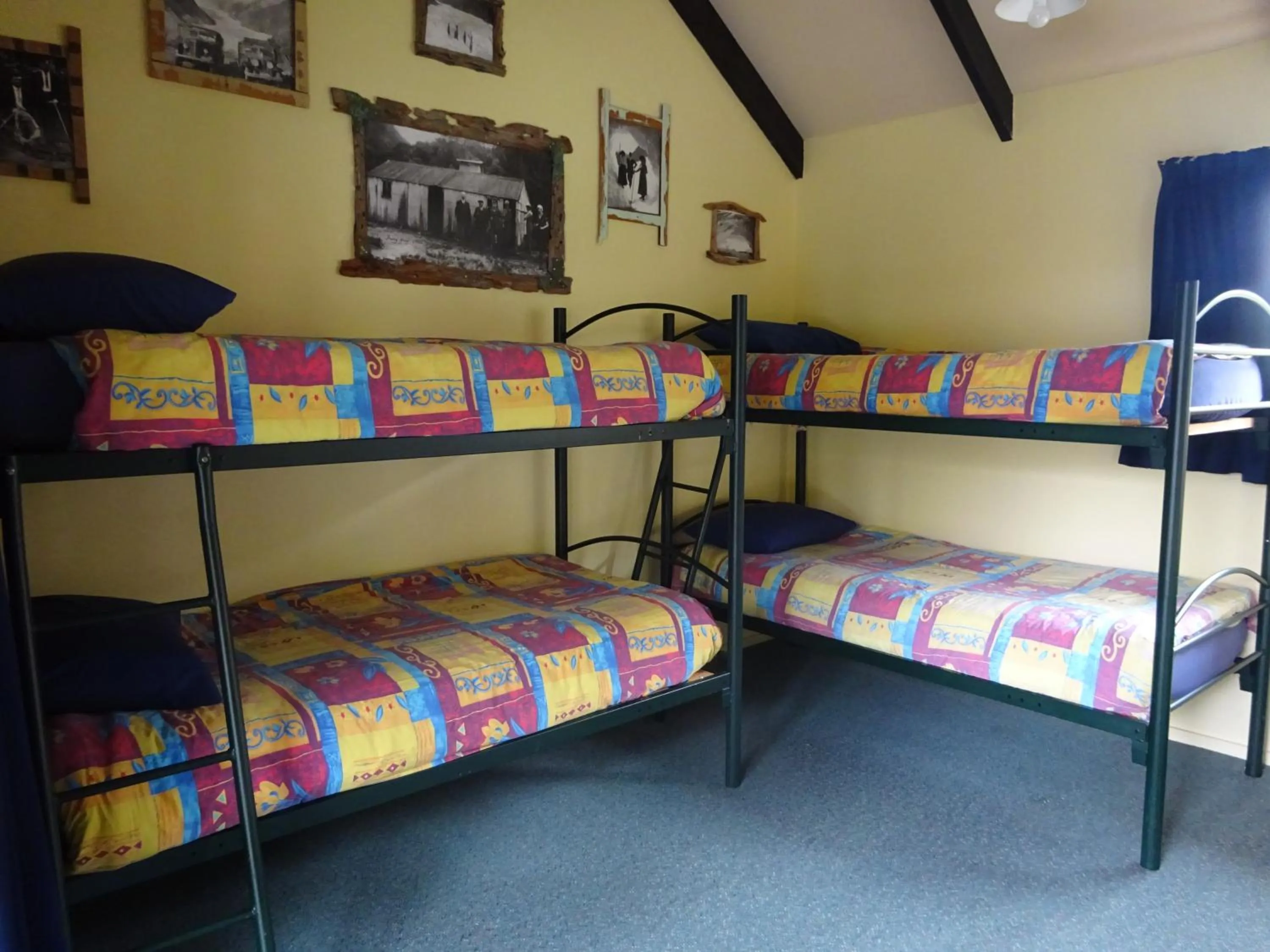 Bedroom, Bed in Glow Worm Accommodation