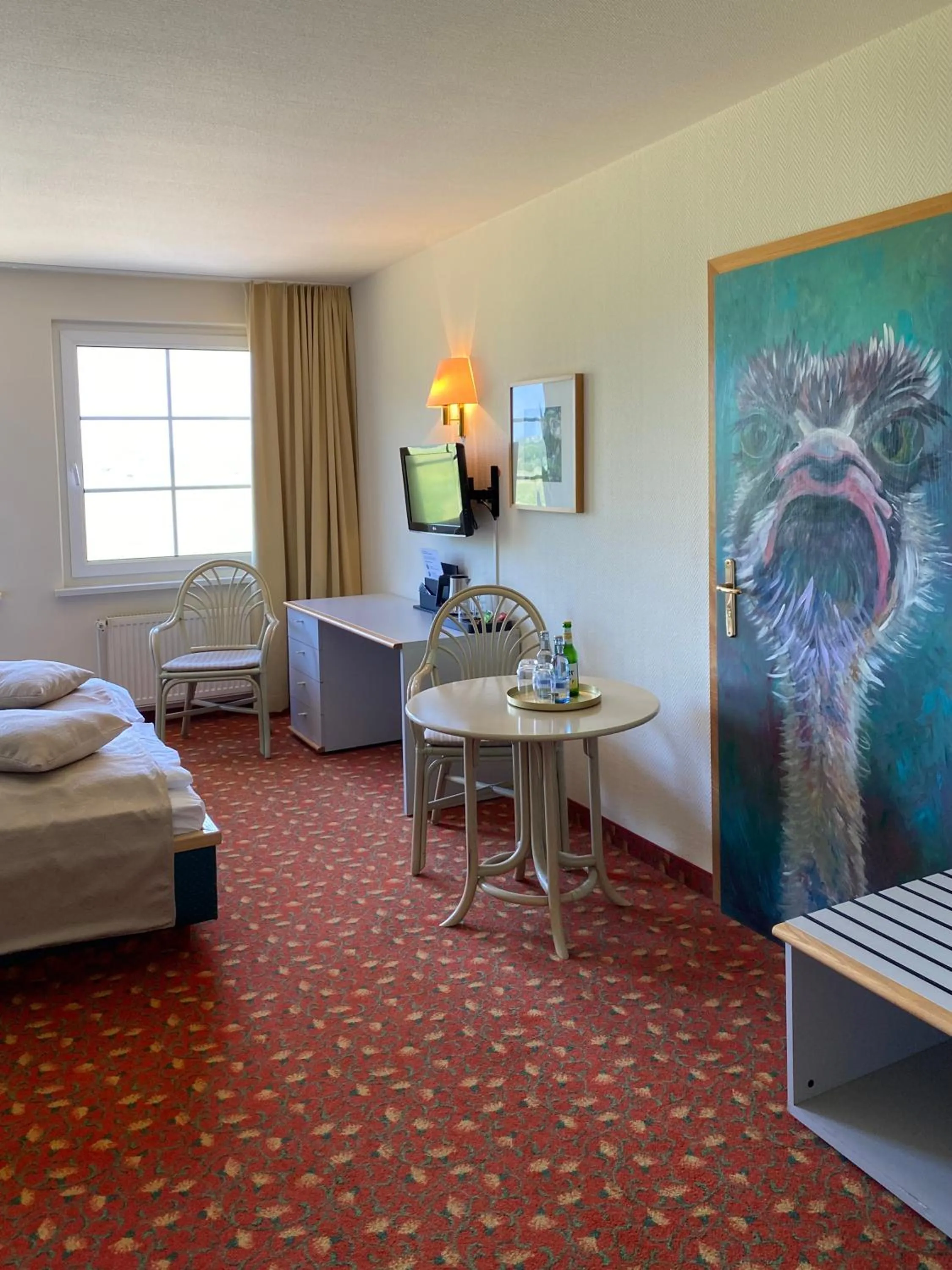 Dining area, Bed in Hotel am Müritz-Nationalpark