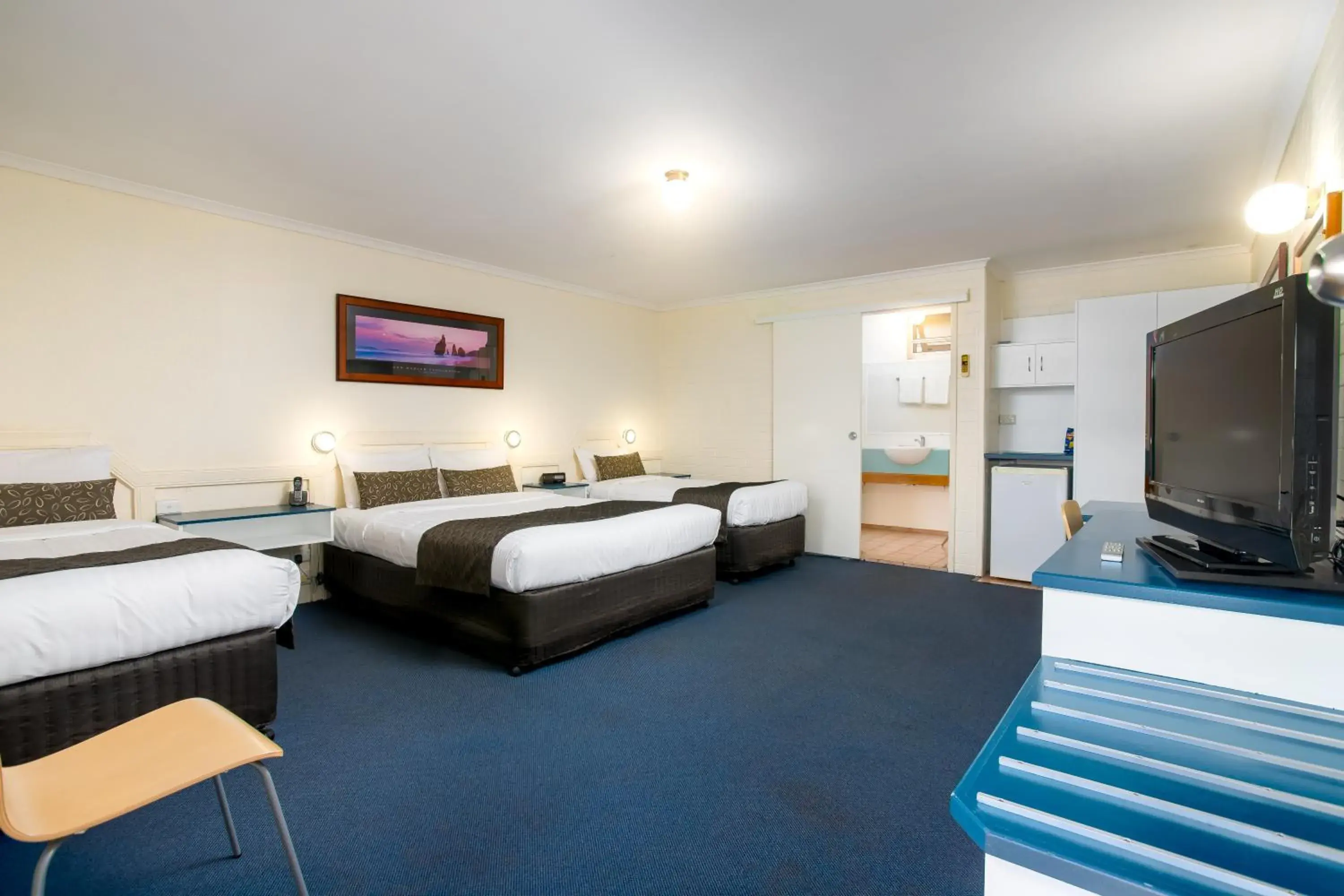 Photo of the whole room, Bed in Applegum Inn Photo of the whole room, Bed in Applegum Inn