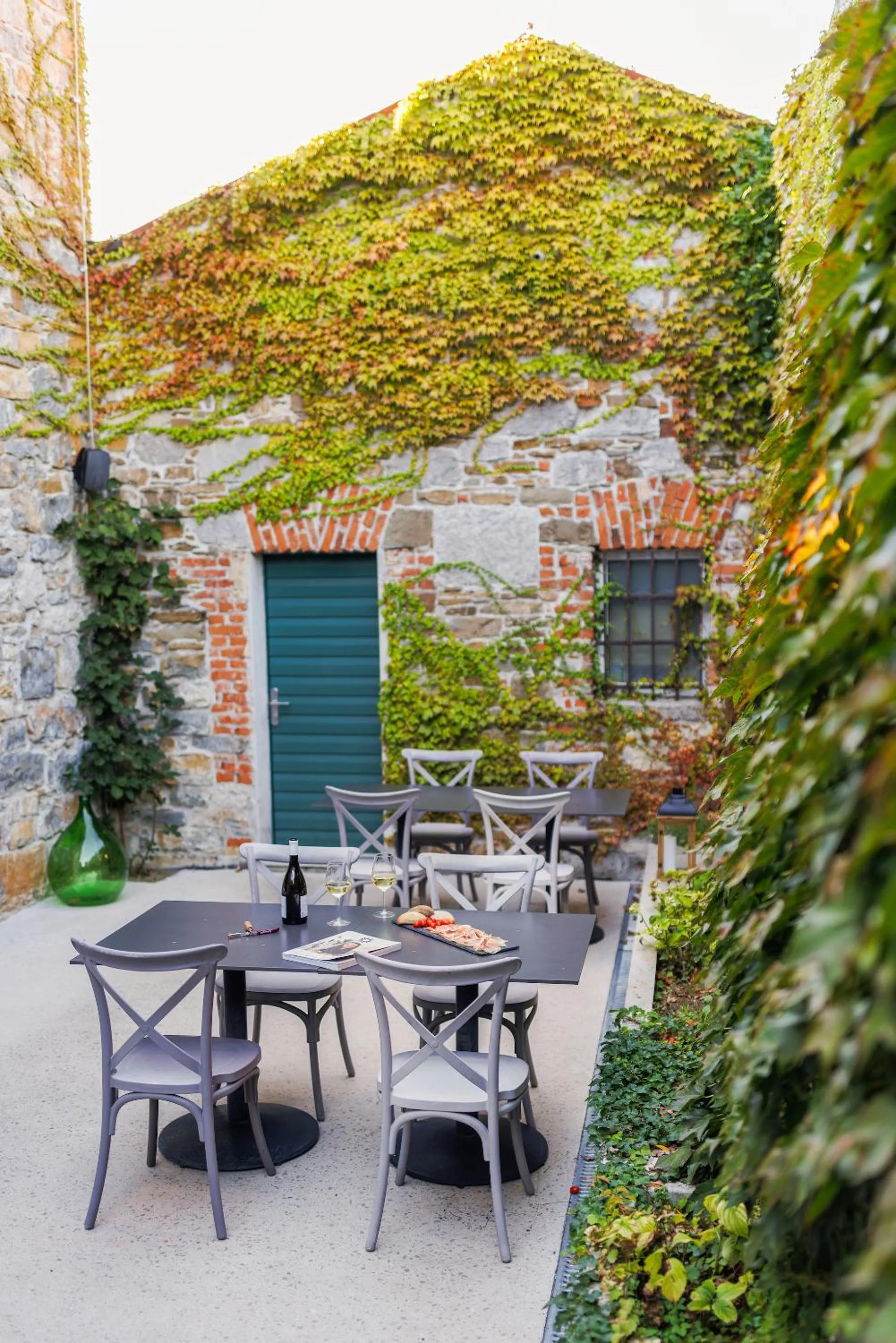 Garden in Vila ROBIDA & SPA