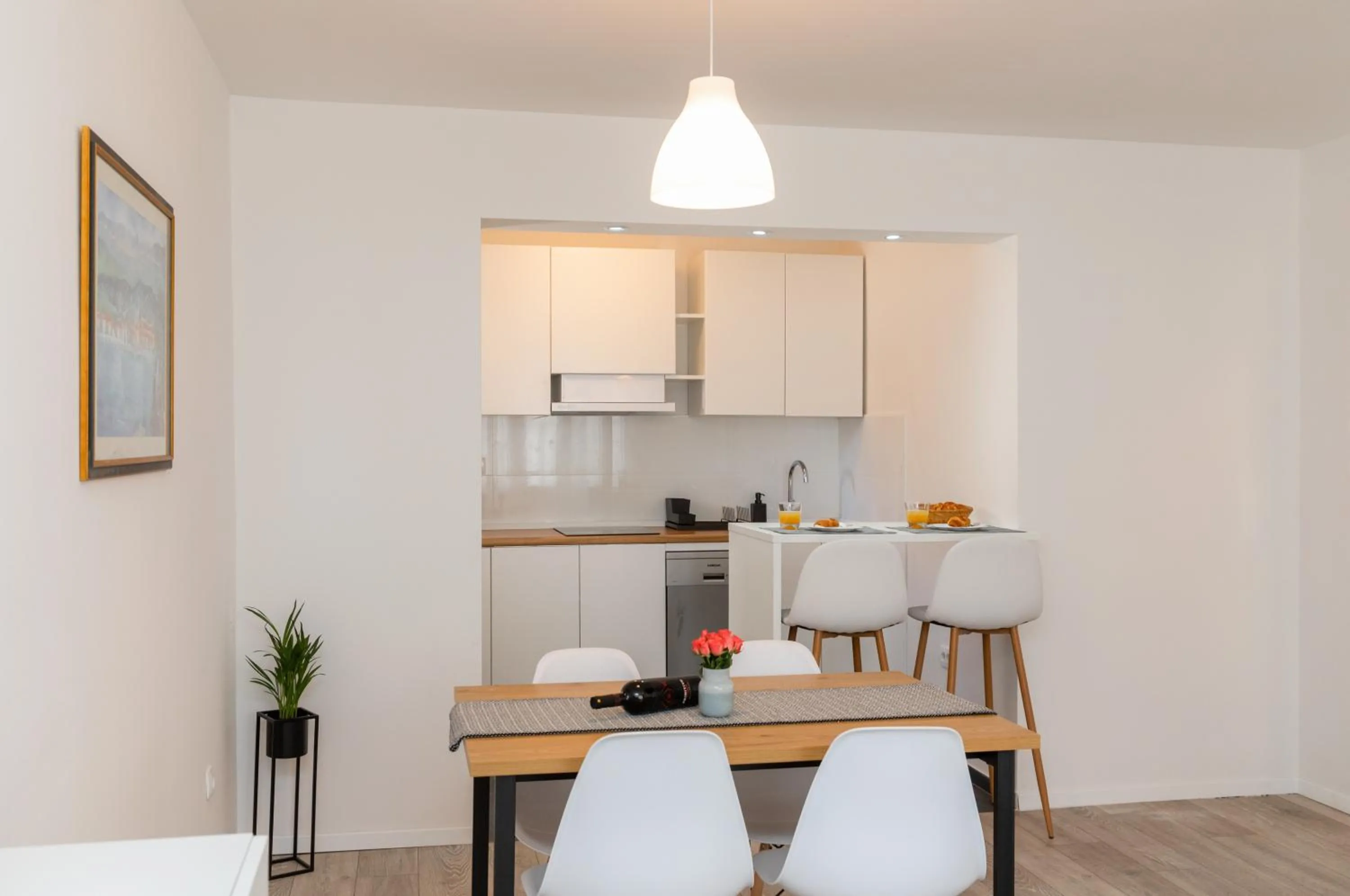Kitchen or kitchenette in Two Flowers Luxury Apartment