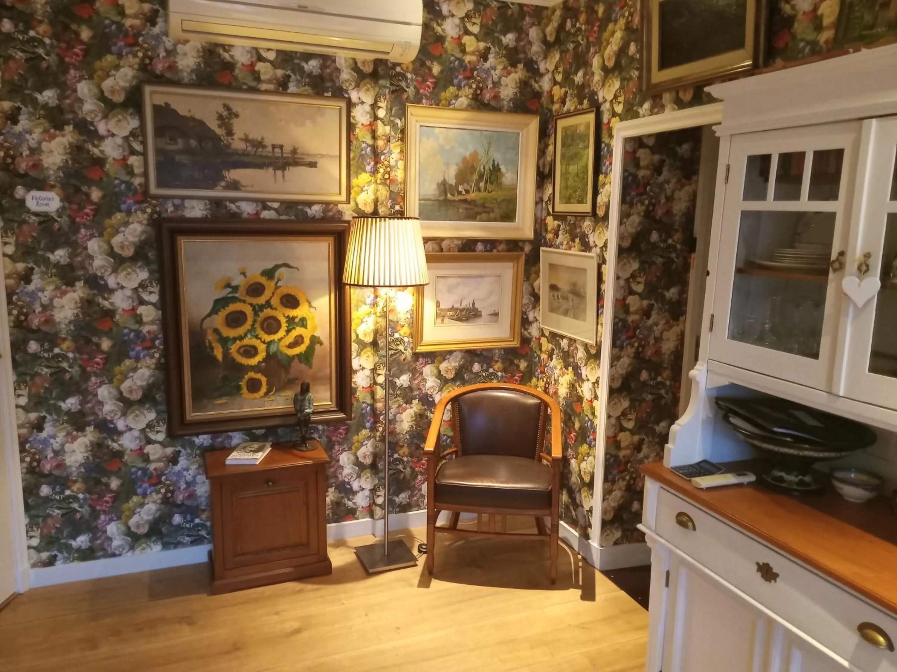 Bed & Breakfast Moments