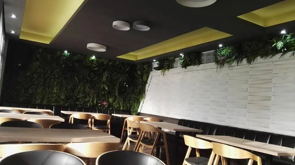 Restaurant/places to eat in Vival Hotel