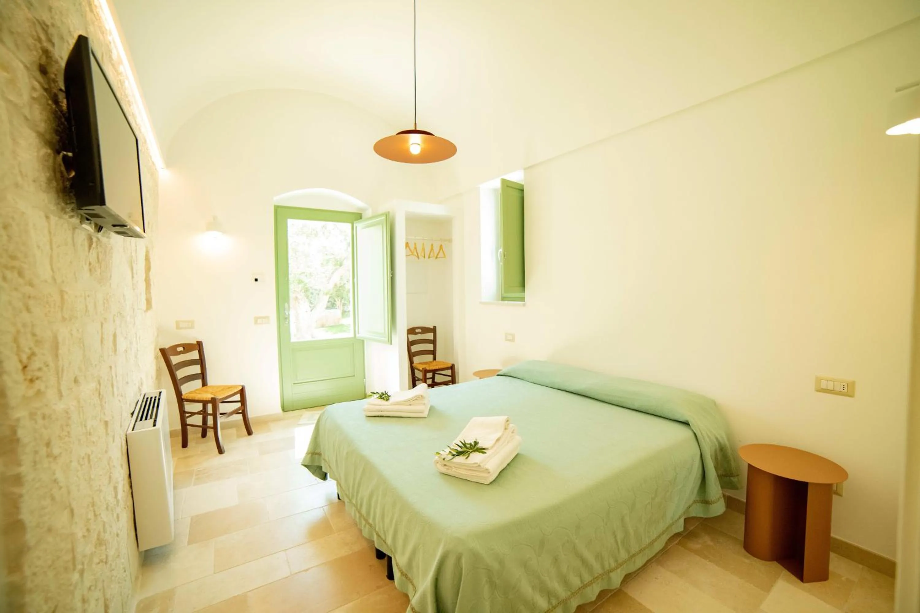 Bedroom, Bed in Coppola di Seta