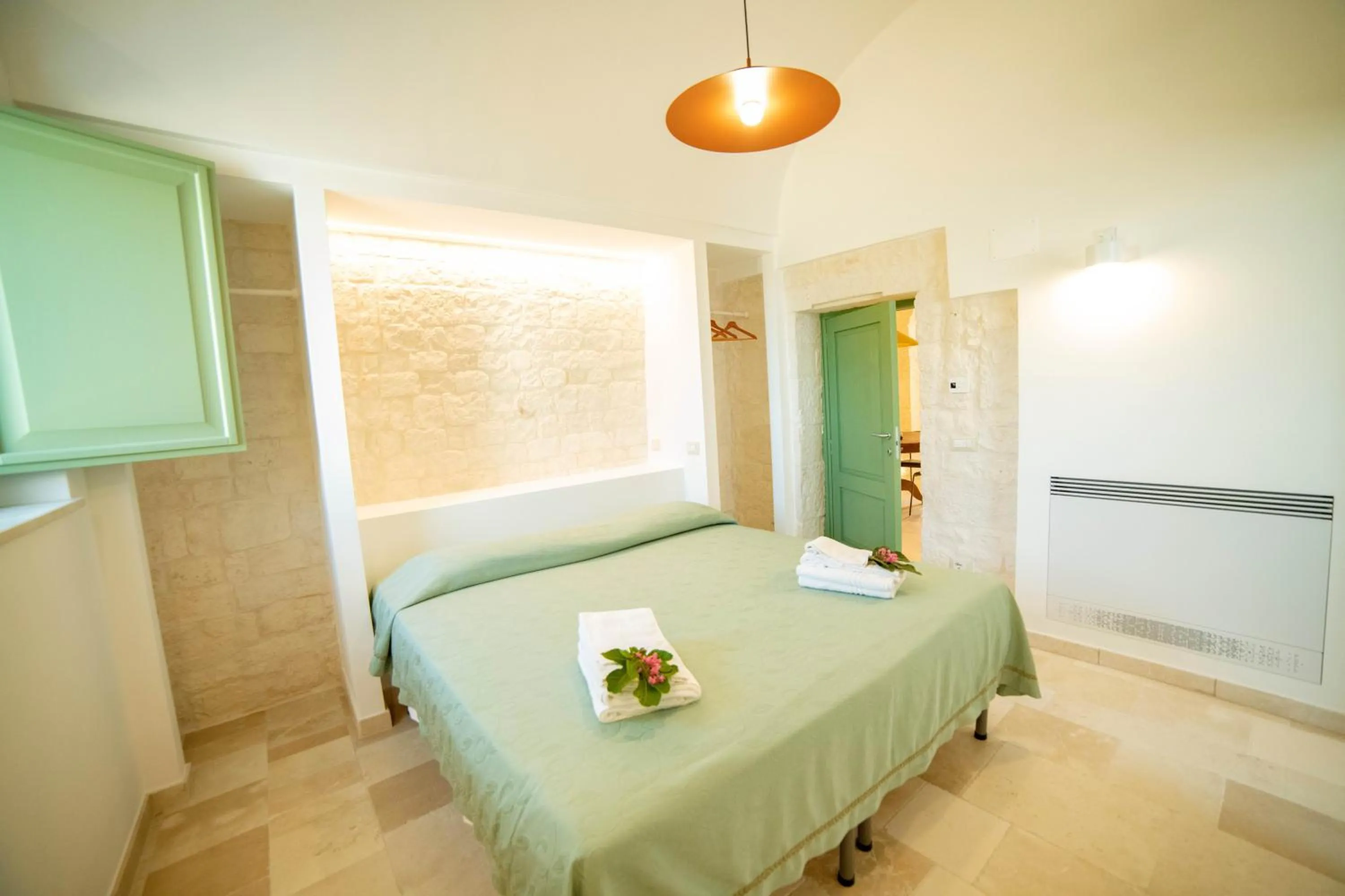 Bedroom, Bed in Coppola di Seta