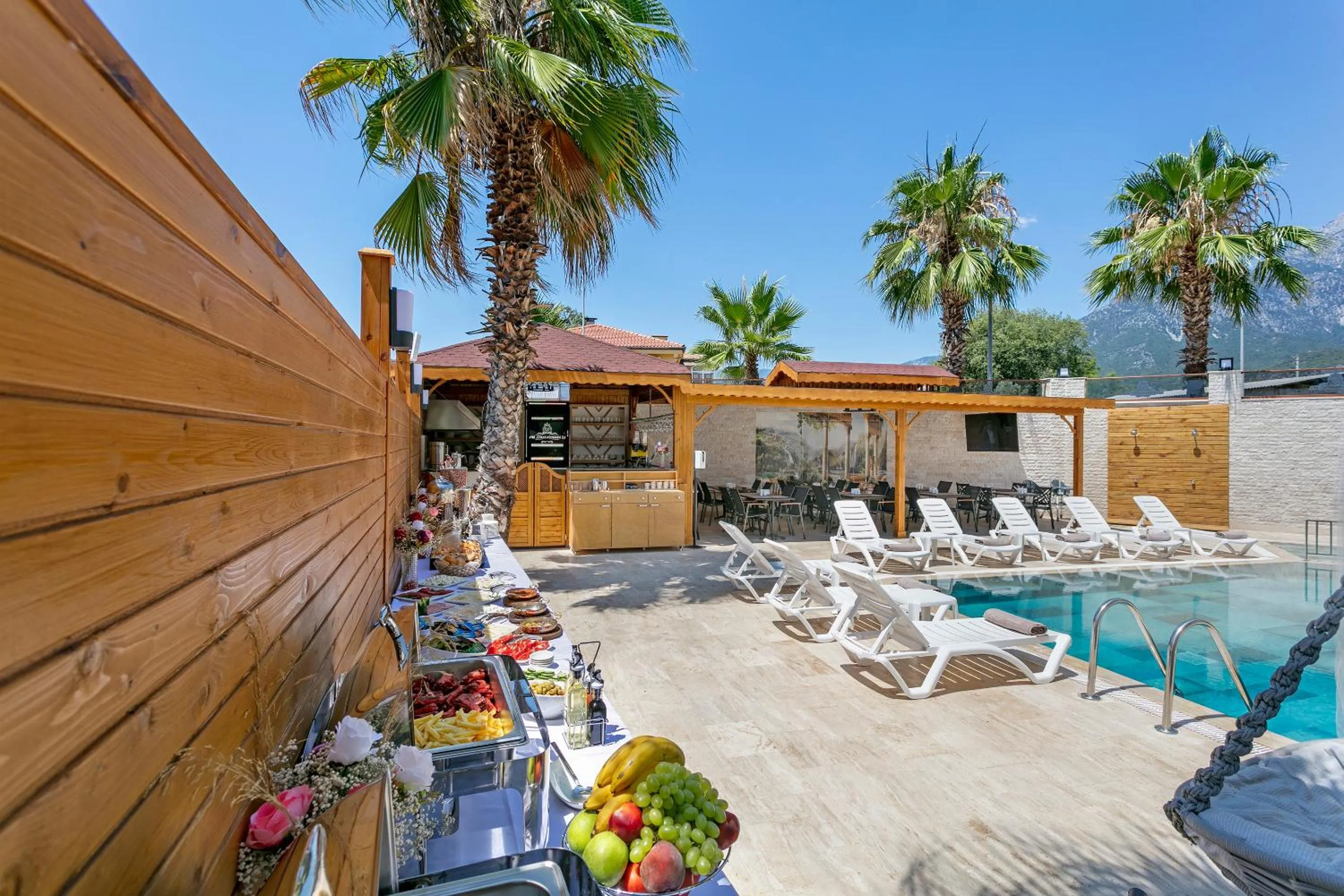 Restaurant/places to eat in Le Marden Hotel Spa