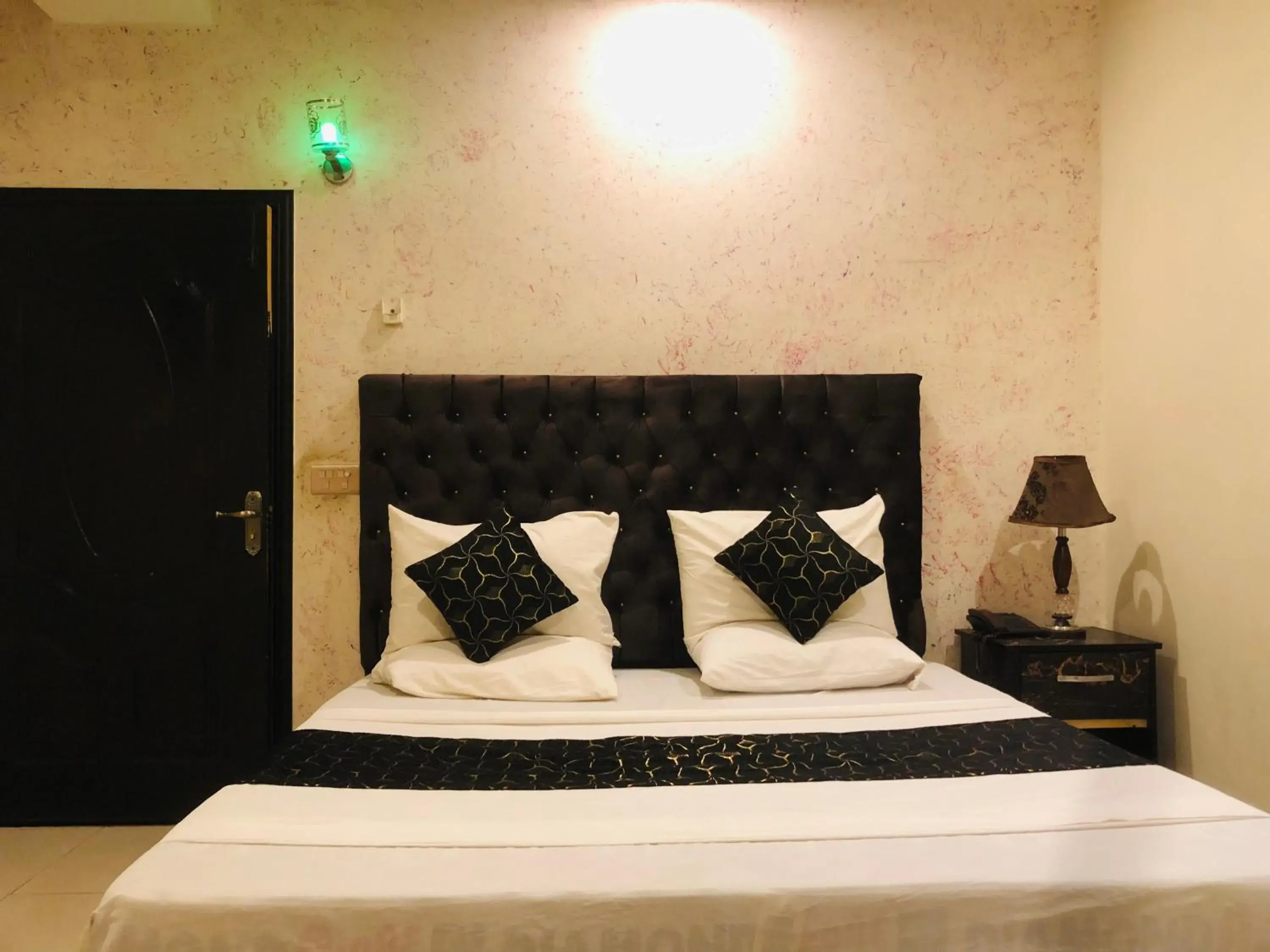 Bed in Hotel Tulip Inn Bed in Hotel Tulip Inn