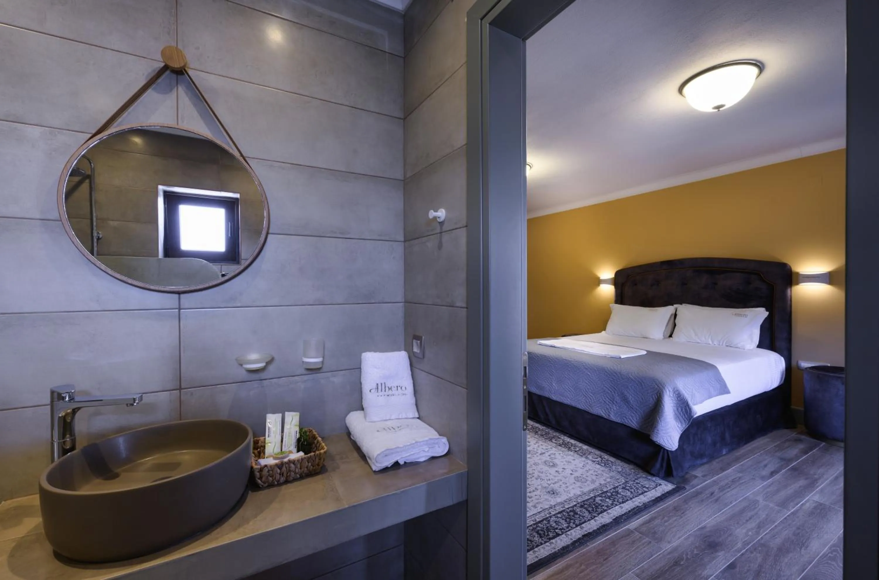Bathroom, Bed in Álbero Hotel