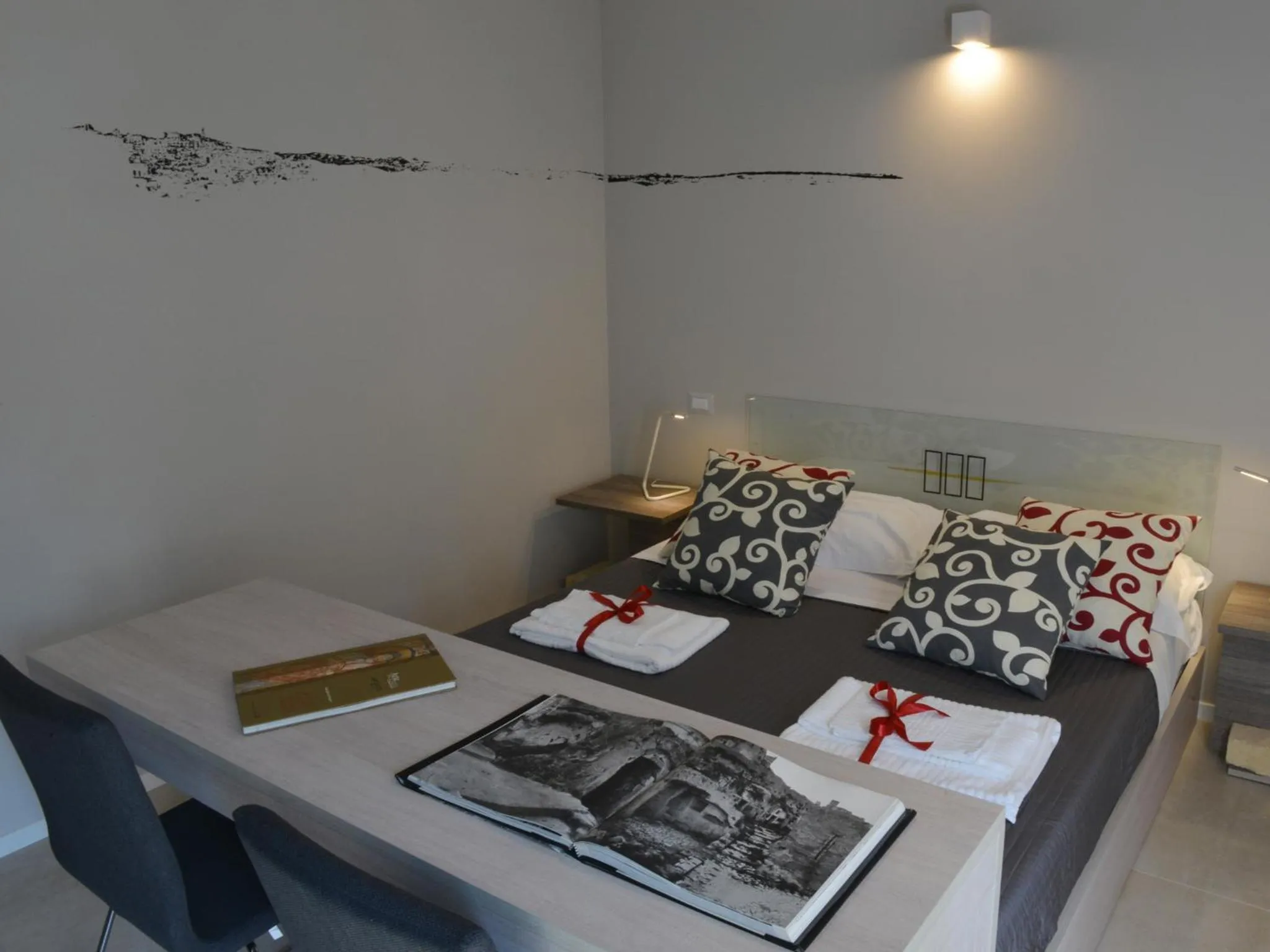 Bedroom, Bed in Graffiti