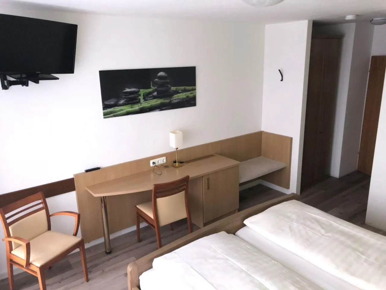 Photo of the whole room, Bed in RUTHMANN-Rheinblick GARNI