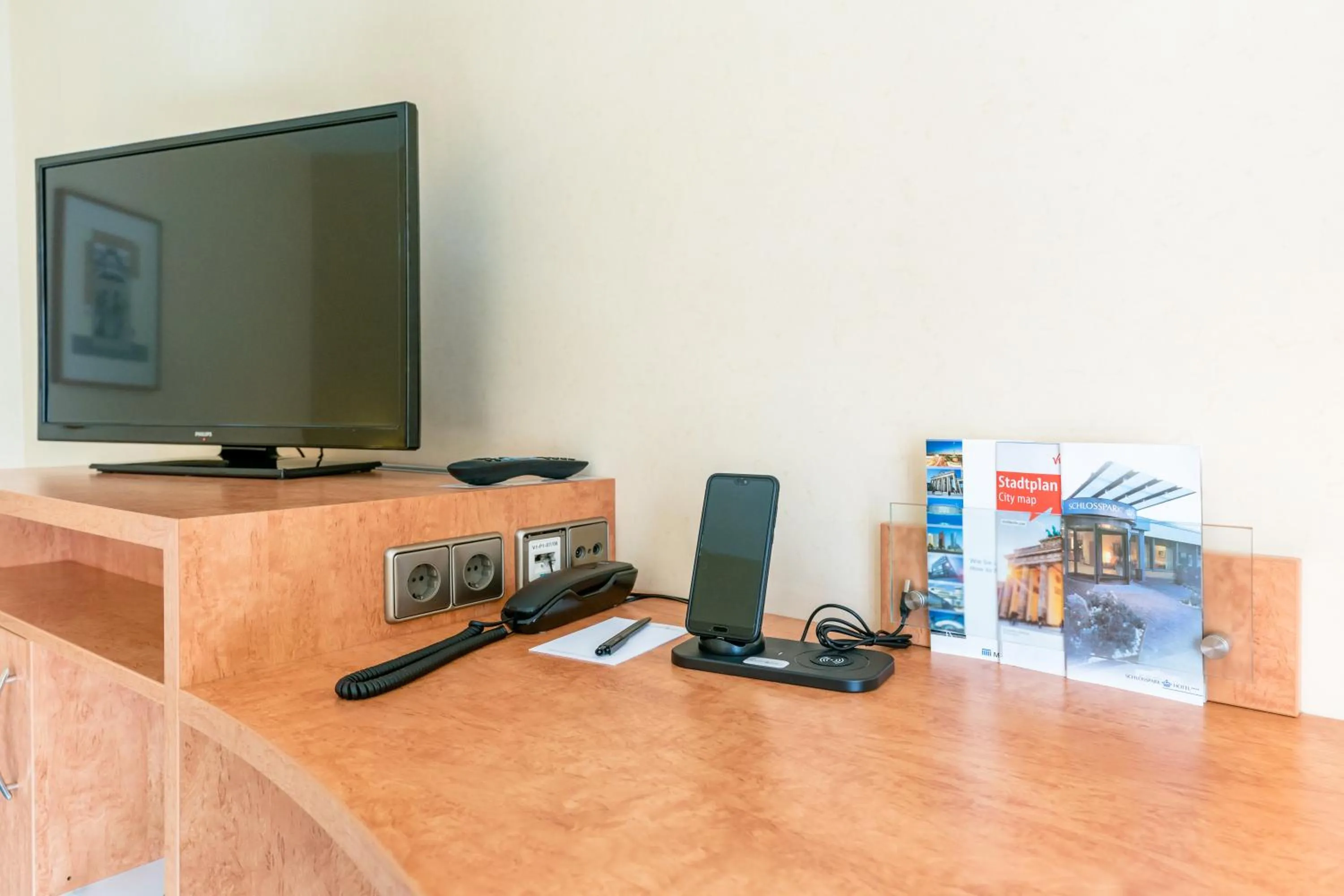 TV and multimedia in Schlosspark Hotel