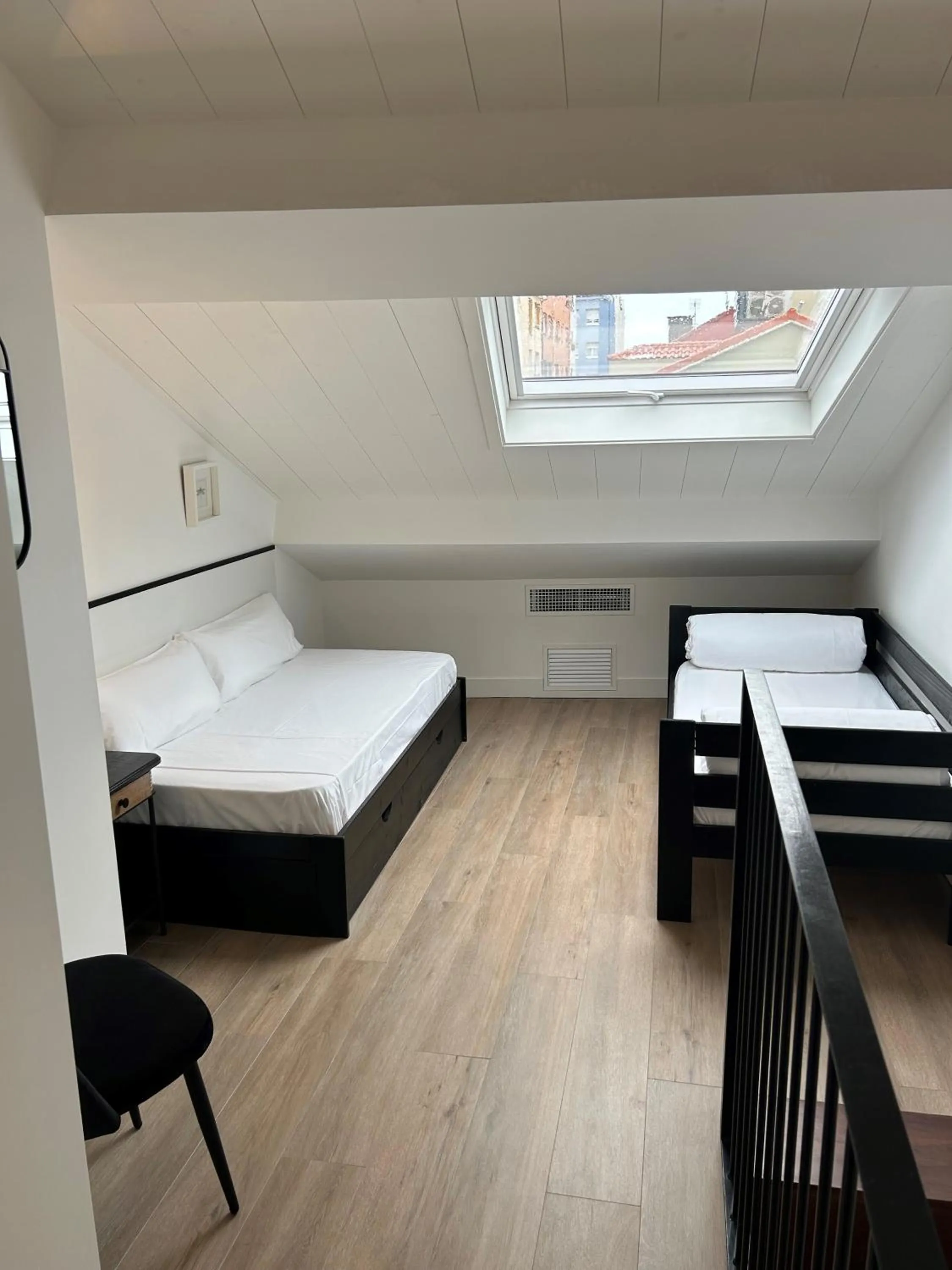 Bedroom, Bed in Santa Catalina Suites Gijón