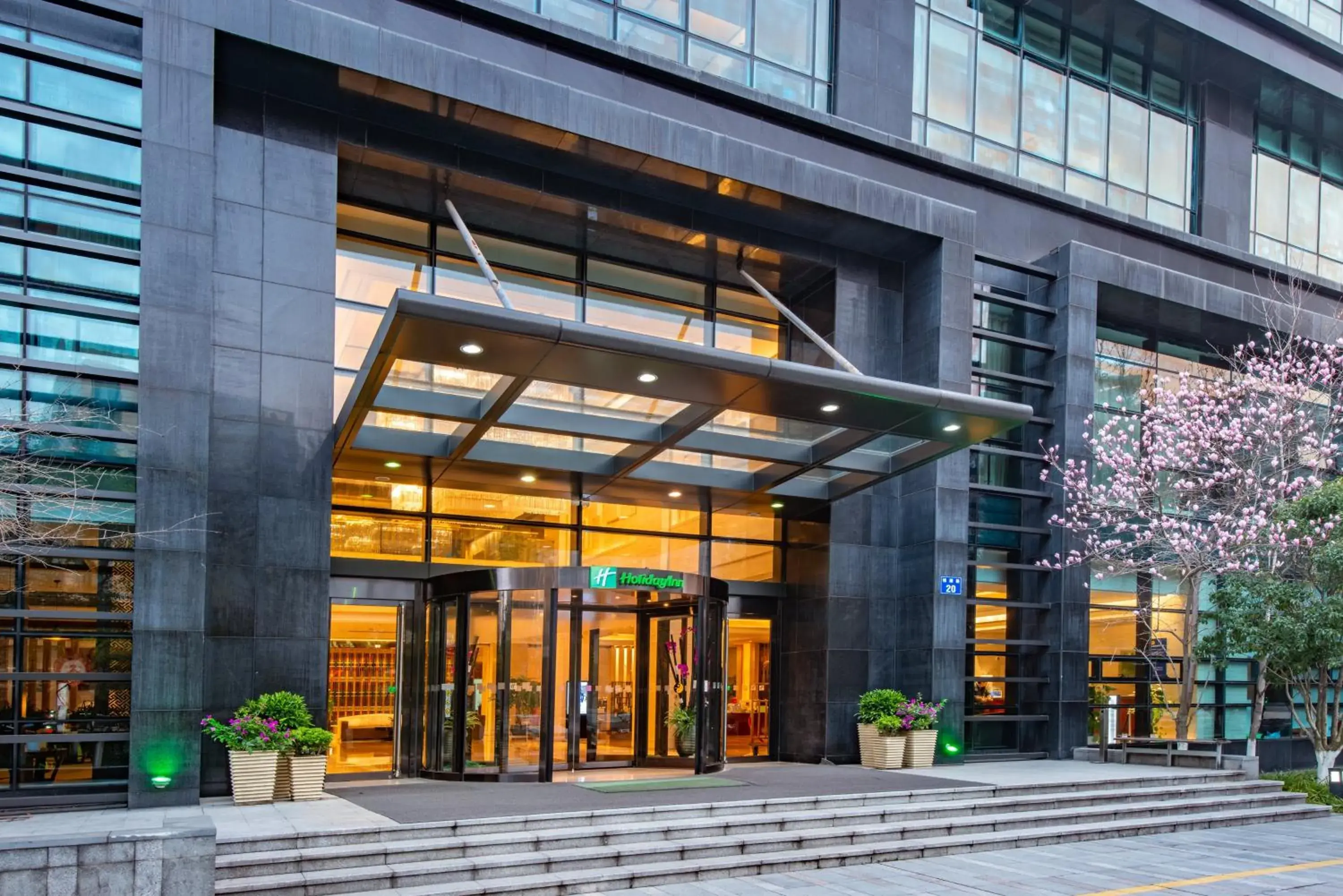 Property building in Holiday Inn Hangzhou CBD by IHG Property building in Holiday Inn Hangzhou CBD by IHG