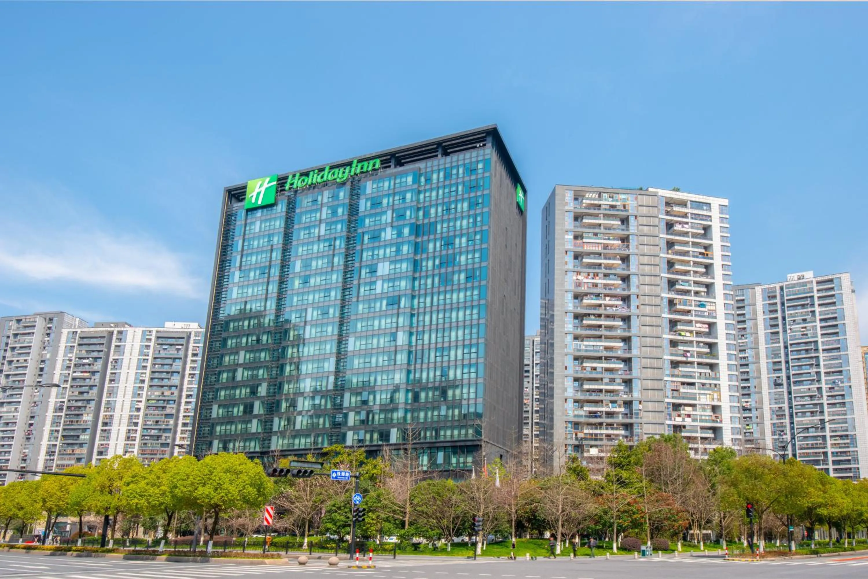 Property building in Holiday Inn Hangzhou CBD by IHG