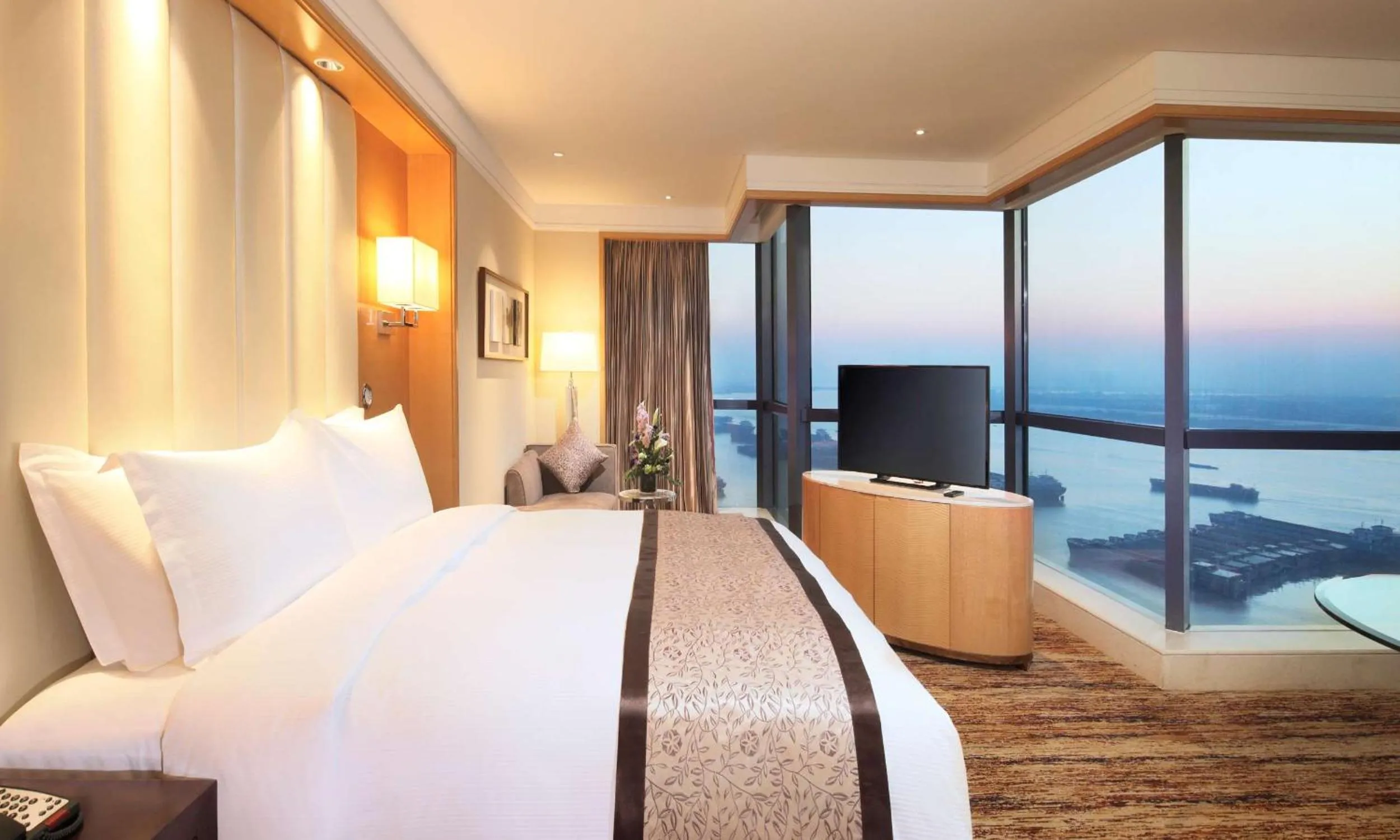 Bed in DoubleTree by Hilton Wuhu