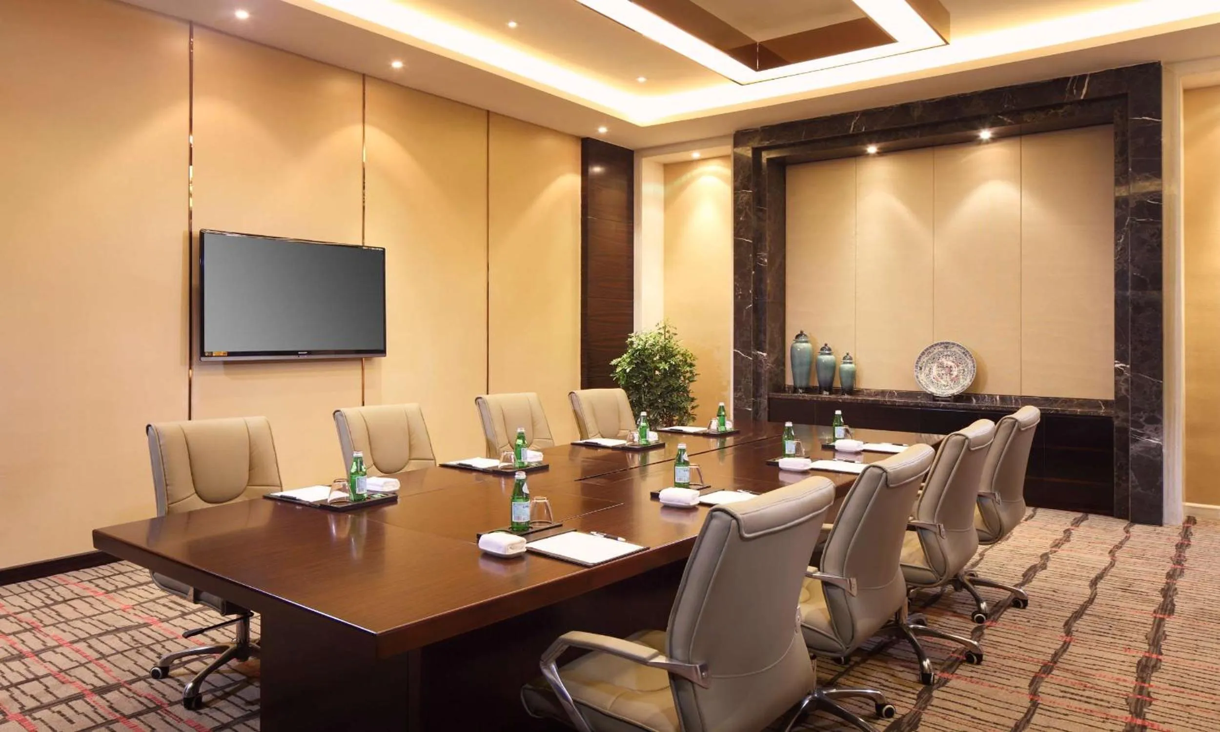 Meeting/conference room in DoubleTree by Hilton Wuhu