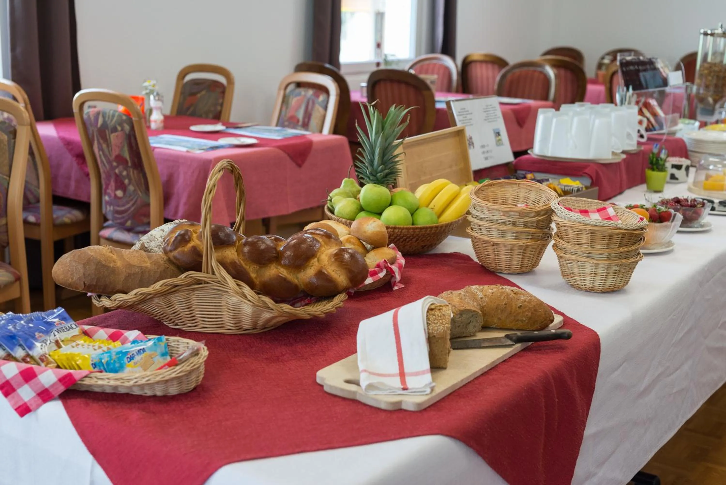 Restaurant/places to eat in Hotel Bel-Air Eden