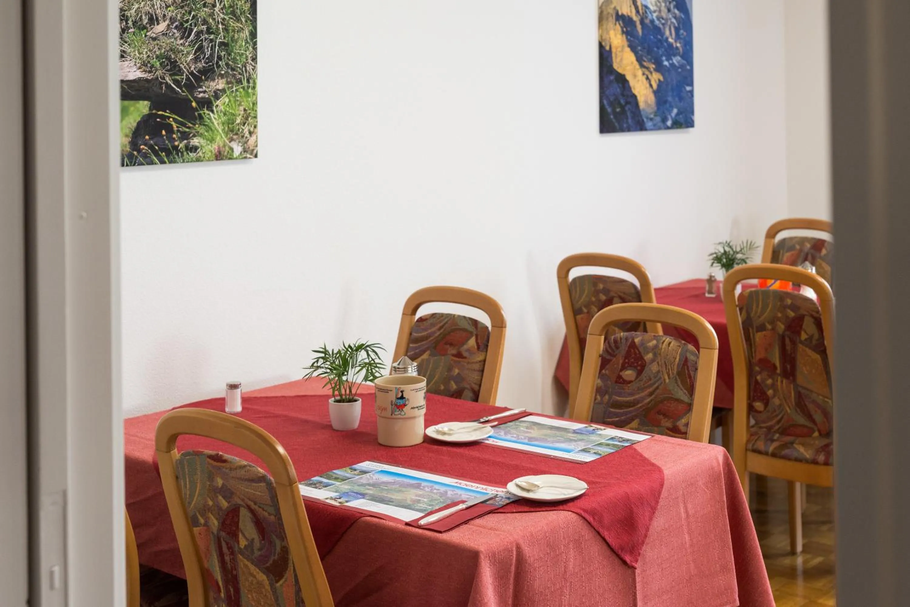 Restaurant/places to eat in Hotel Bel-Air Eden