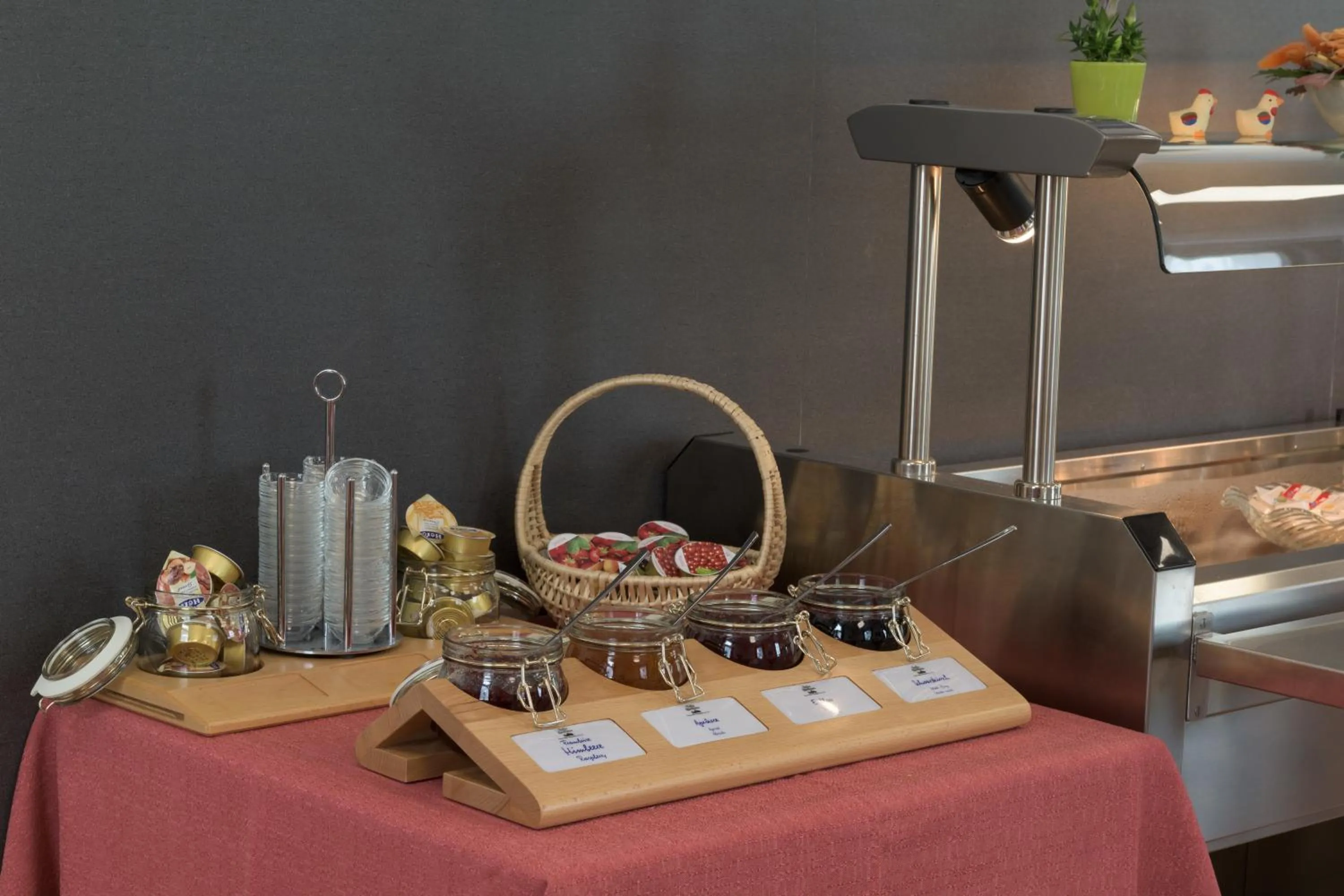 Restaurant/places to eat in Hotel Bel-Air Eden