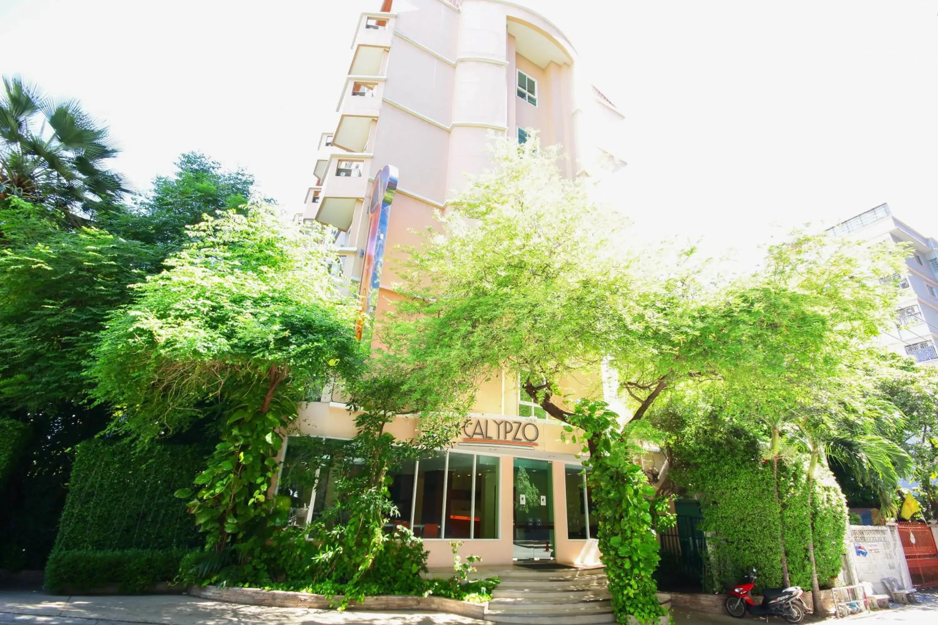 Facade/entrance in Calypzo Bangkok Facade/entrance in Calypzo Bangkok