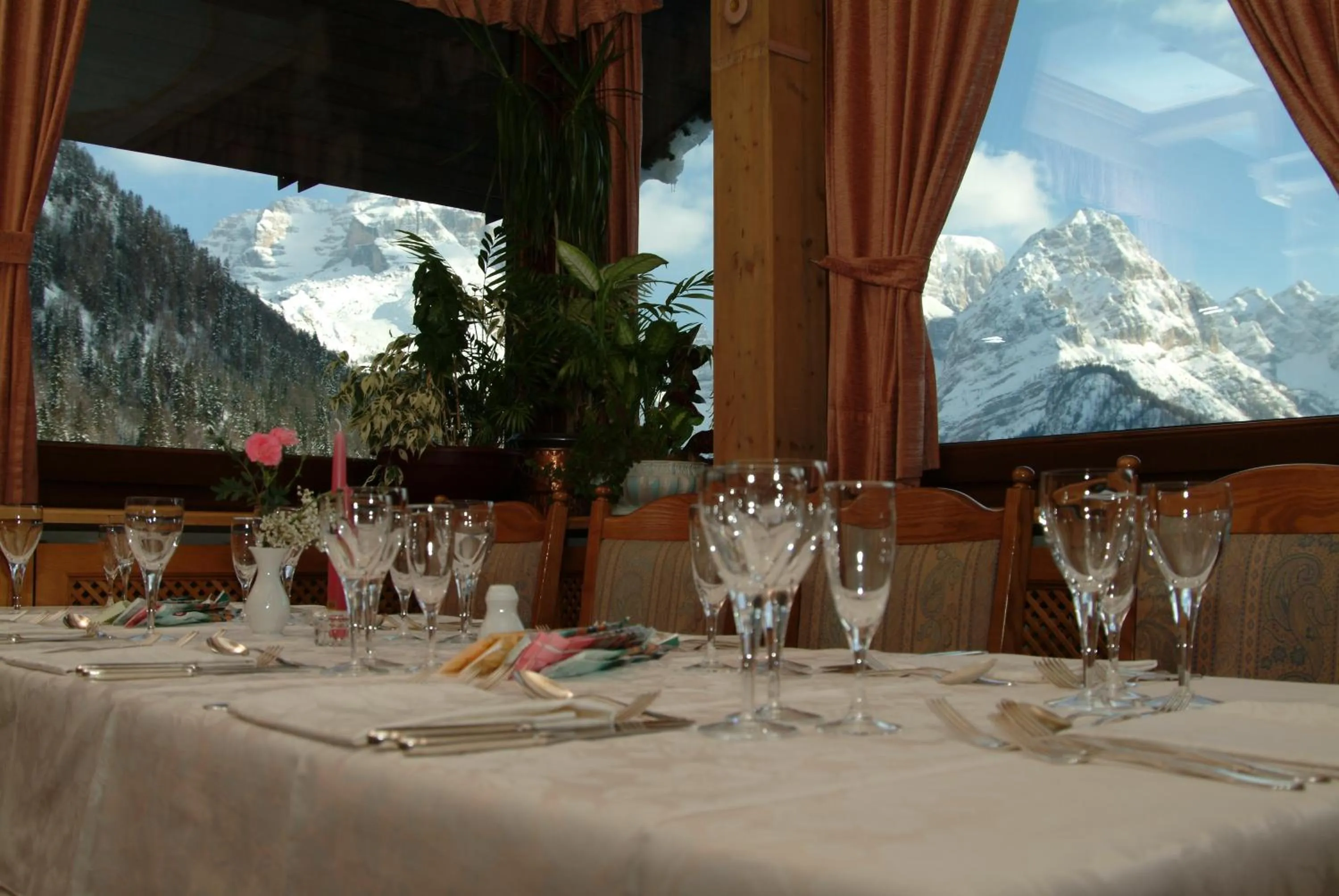 Restaurant/places to eat in Hotel Lorenzetti