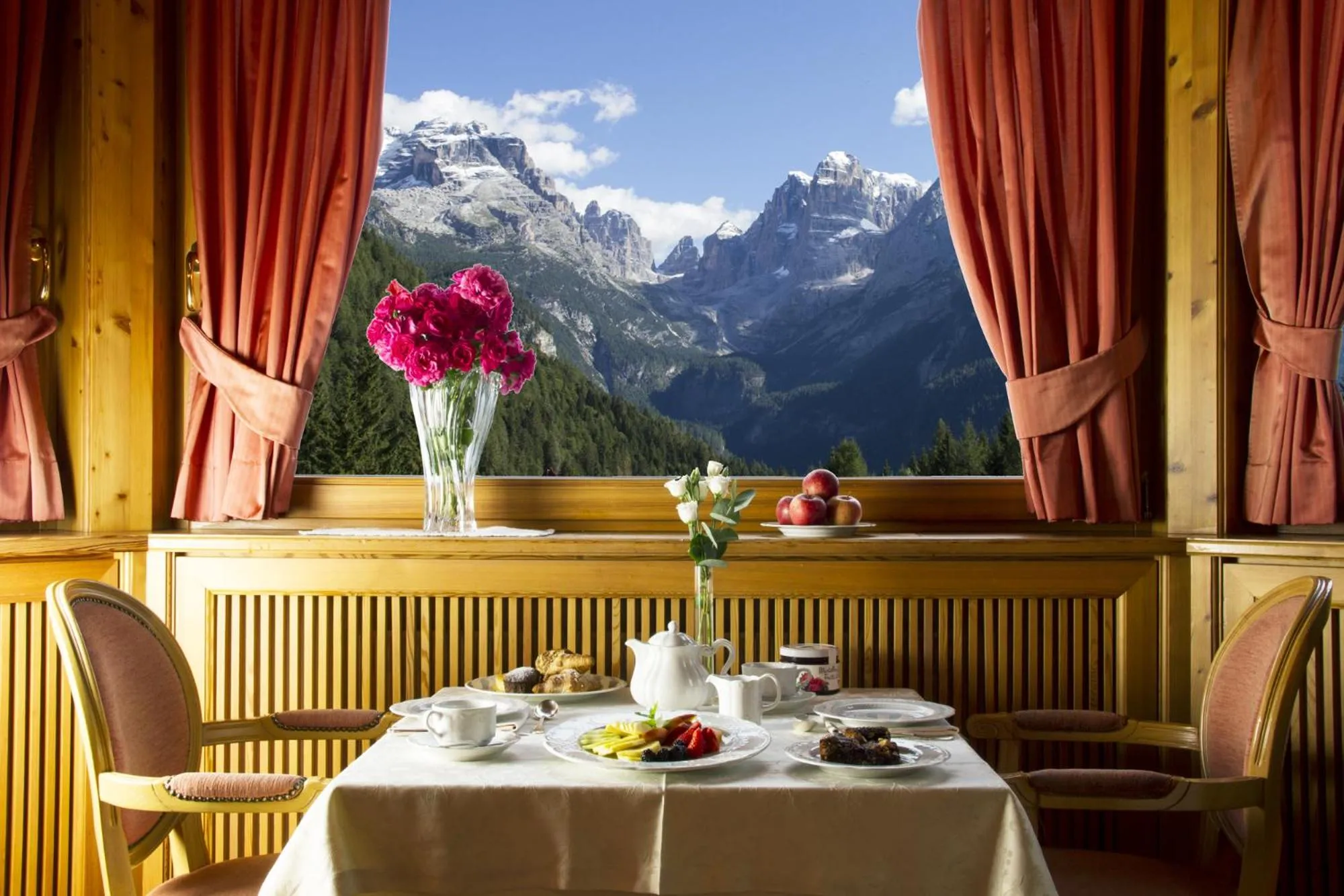 Restaurant/places to eat in Hotel Lorenzetti