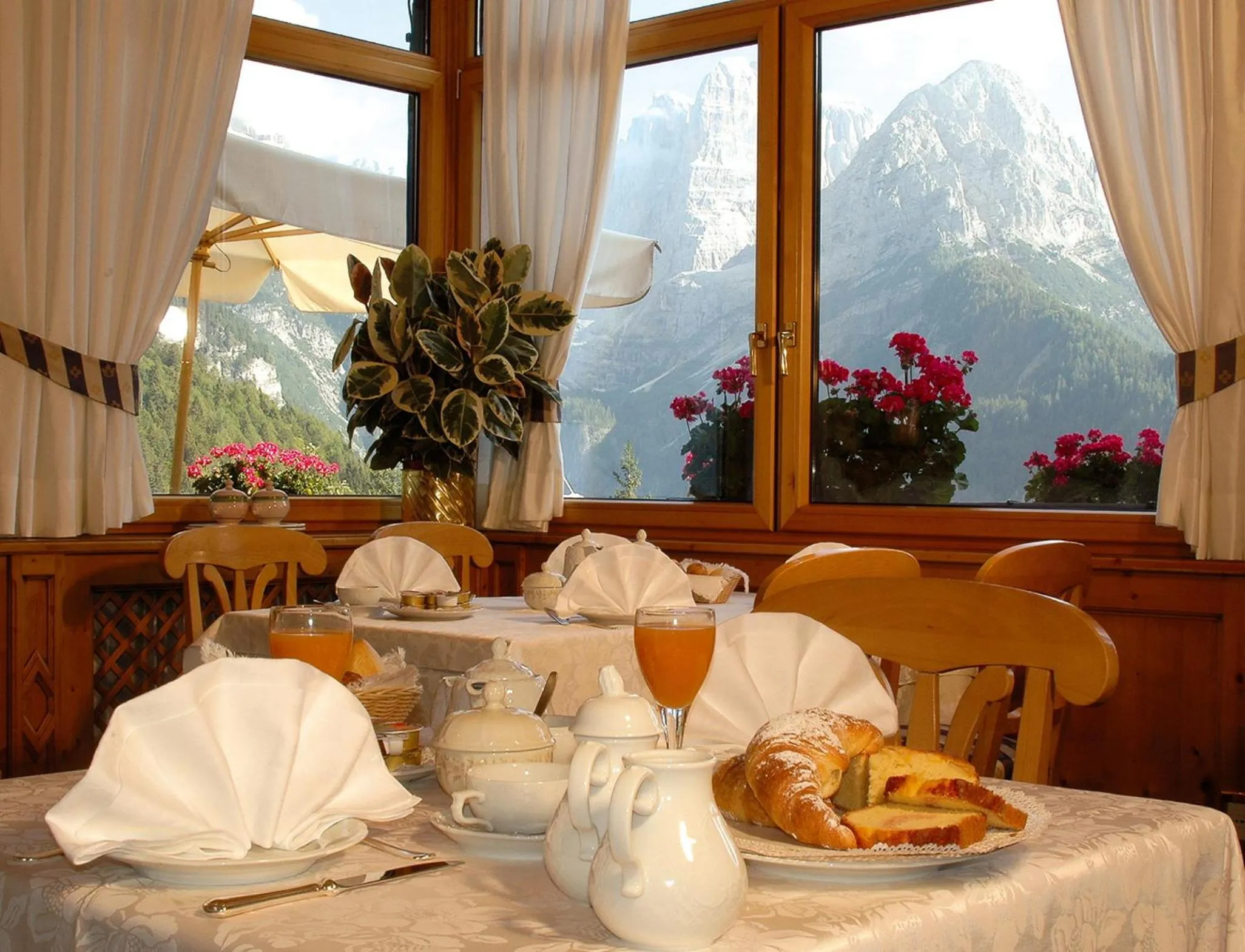 Restaurant/places to eat in Hotel Lorenzetti