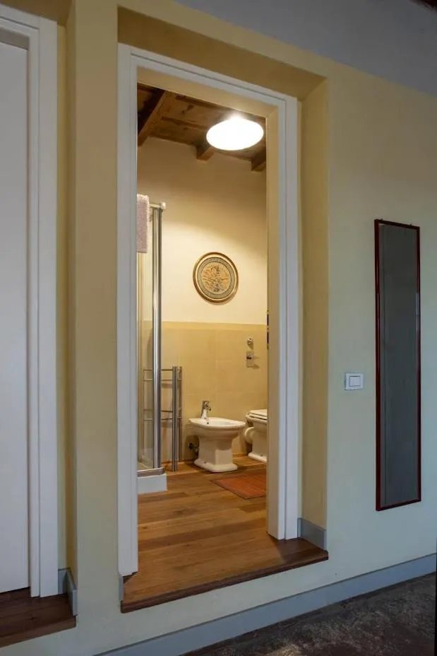Large Double Room in Bed and Breakfast Locanda Lugagnano
