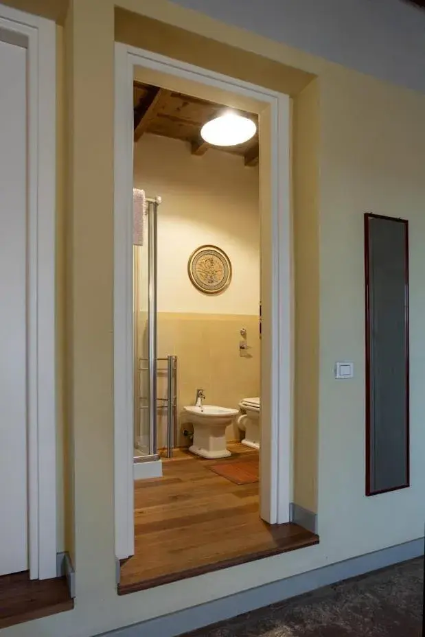 Large Double Room in Bed and Breakfast Locanda Lugagnano Large Double Room in Bed and Breakfast Locanda Lugagnano
