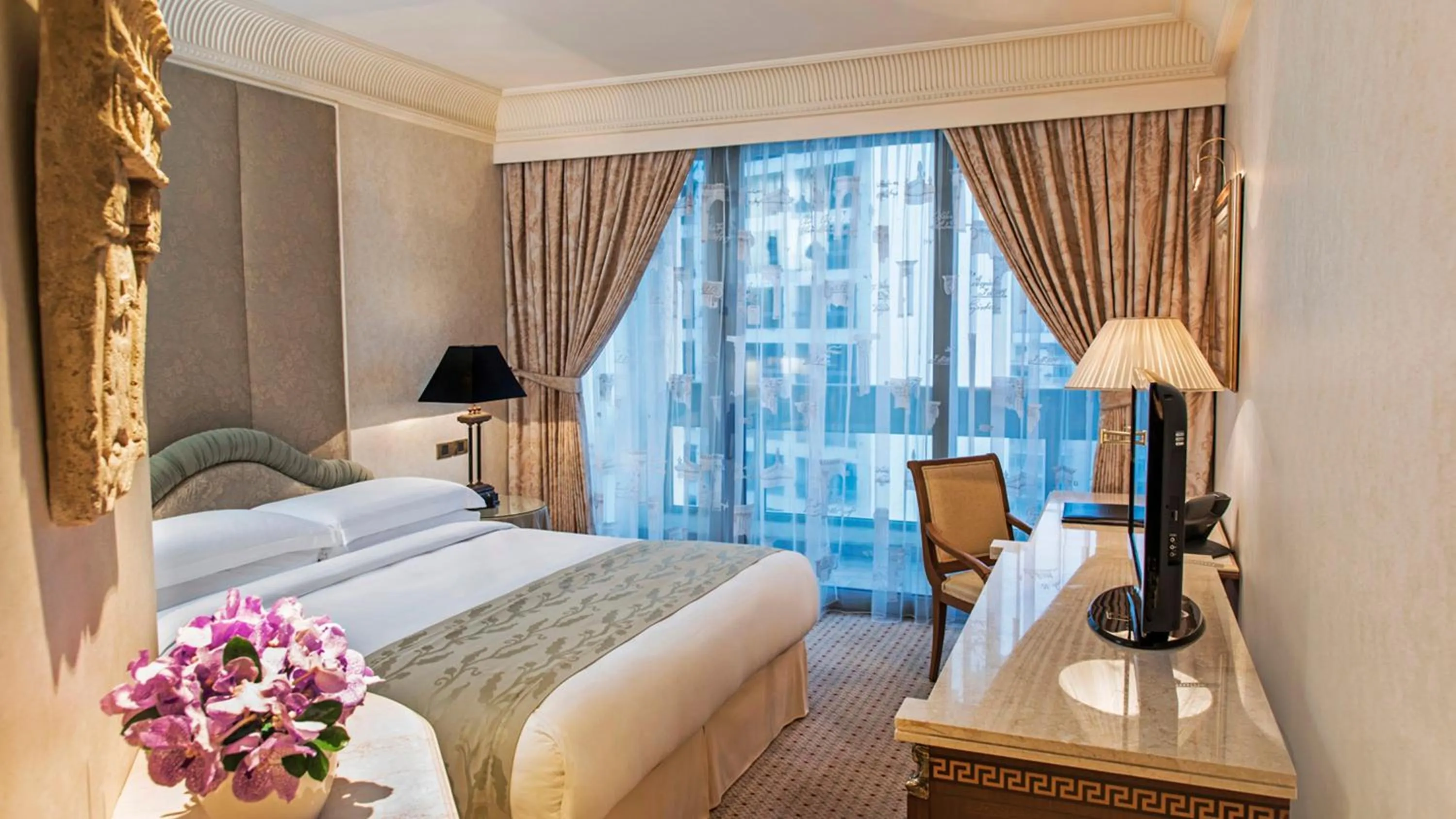 Photo of the whole room, Bed in InterContinental Phoenicia Beirut by IHG