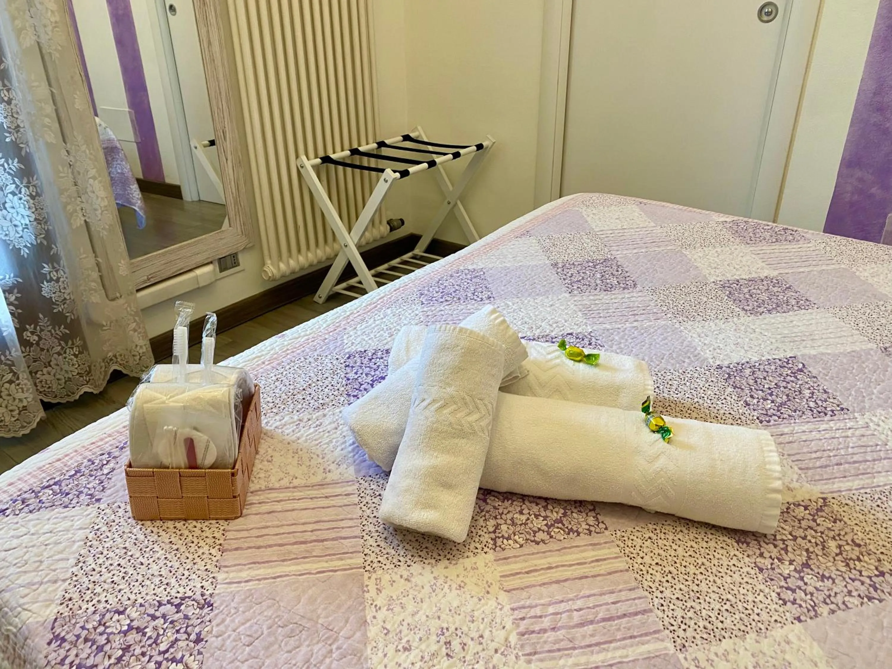 Bed in Rooms Giulietta e Romeo