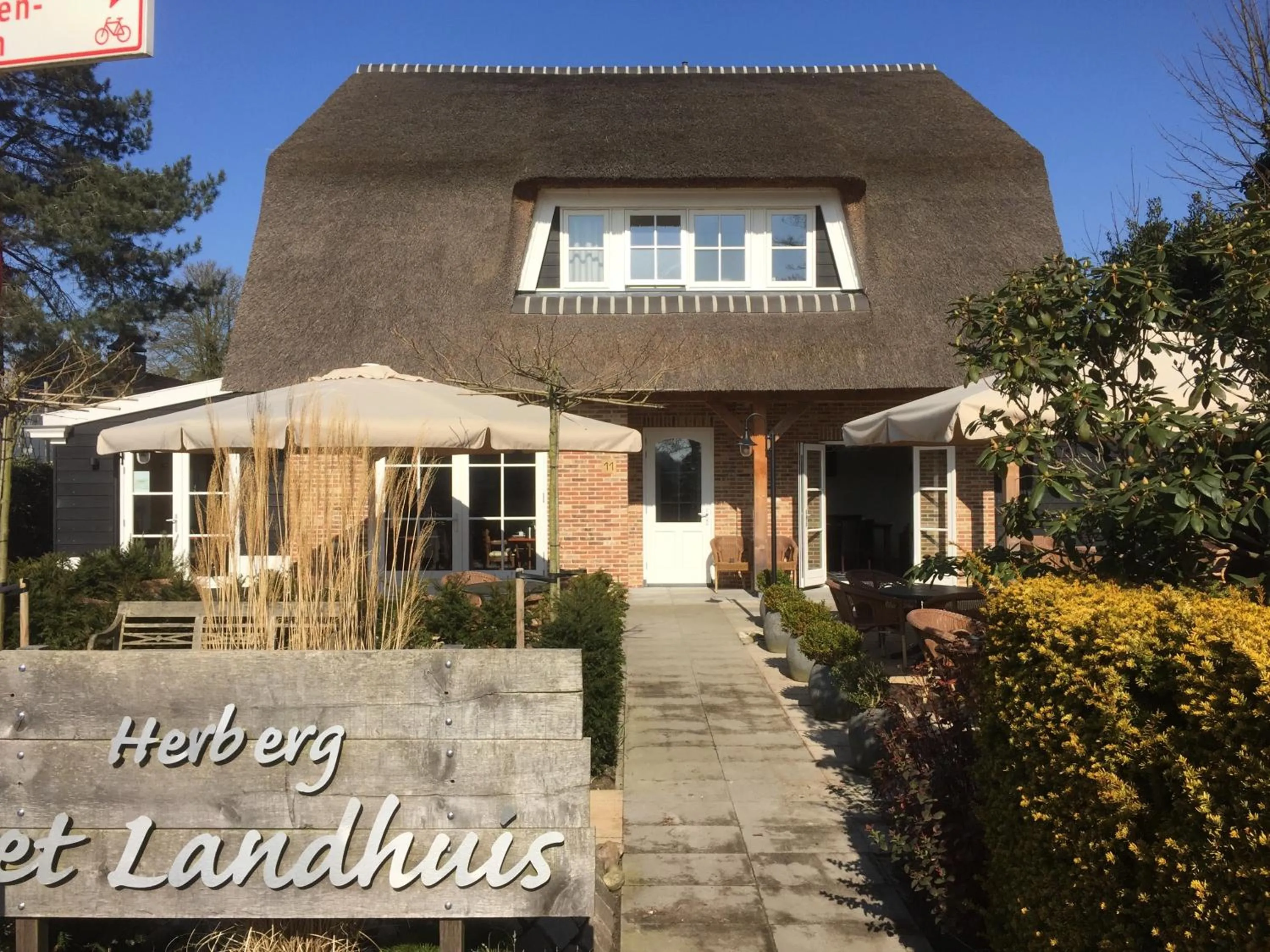 Facade/entrance in Herberg het Landhuis