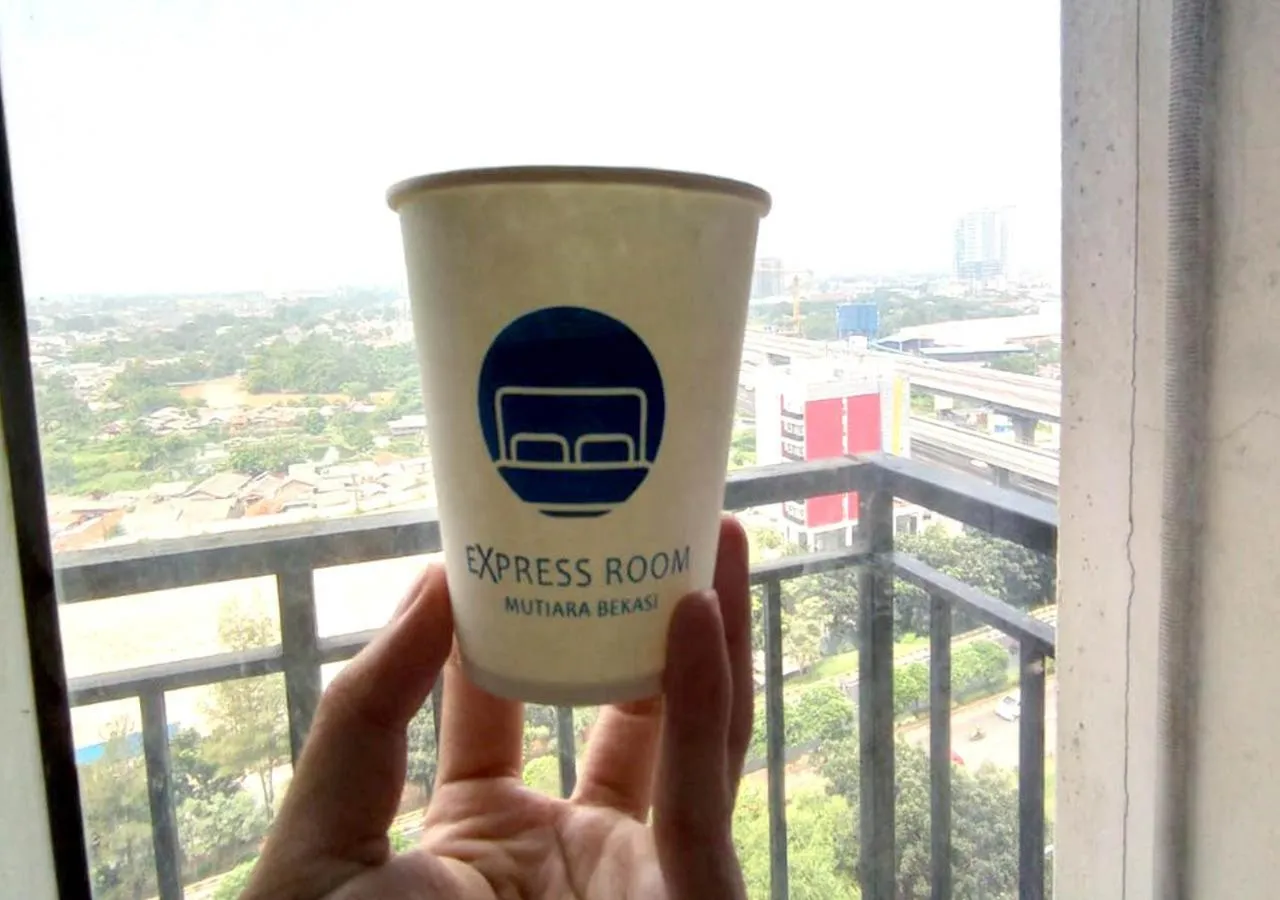 Coffee/tea facilities in X-pressbedroom Mutiara-Bekasi