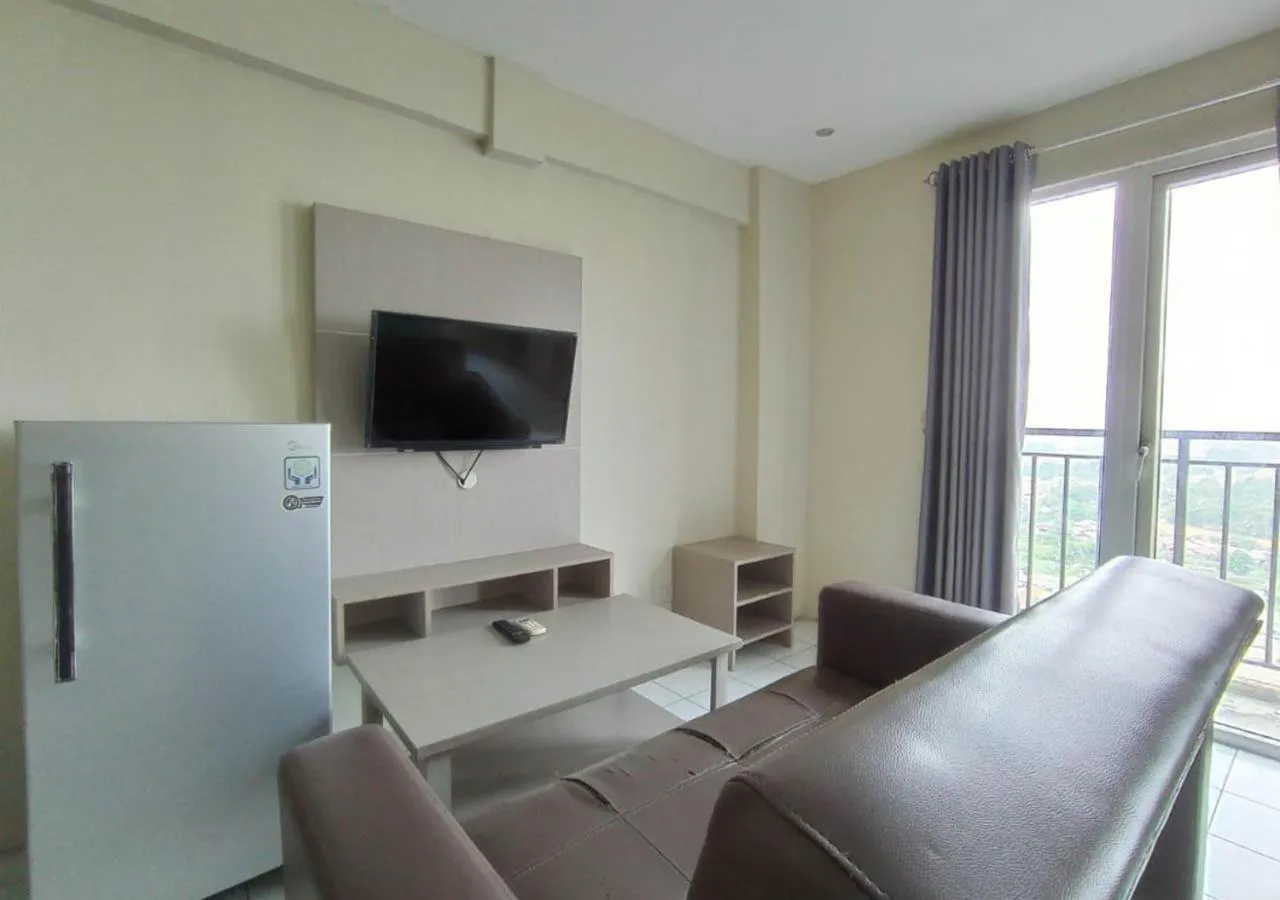 TV and multimedia in X-pressbedroom Mutiara-Bekasi