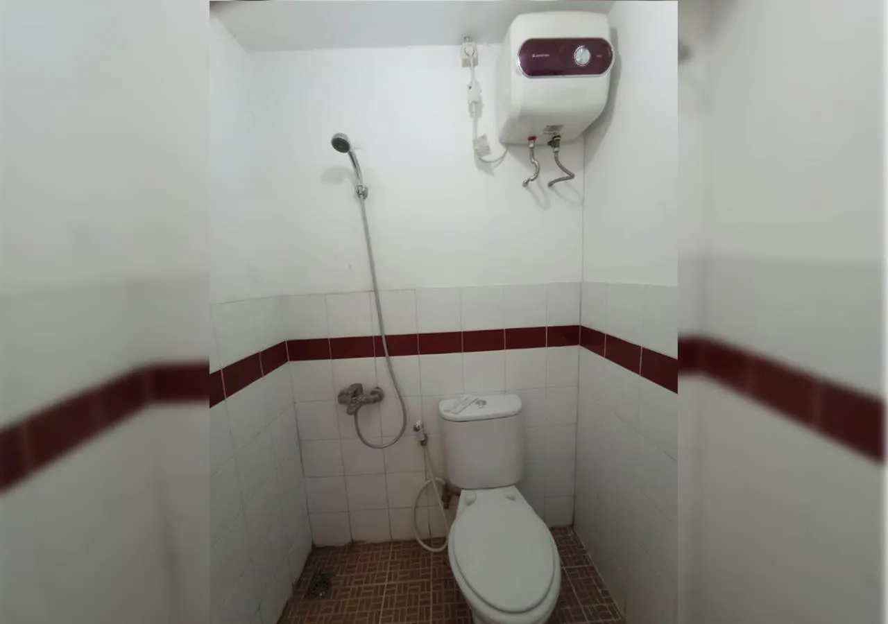 Bathroom in X-pressbedroom Mutiara-Bekasi