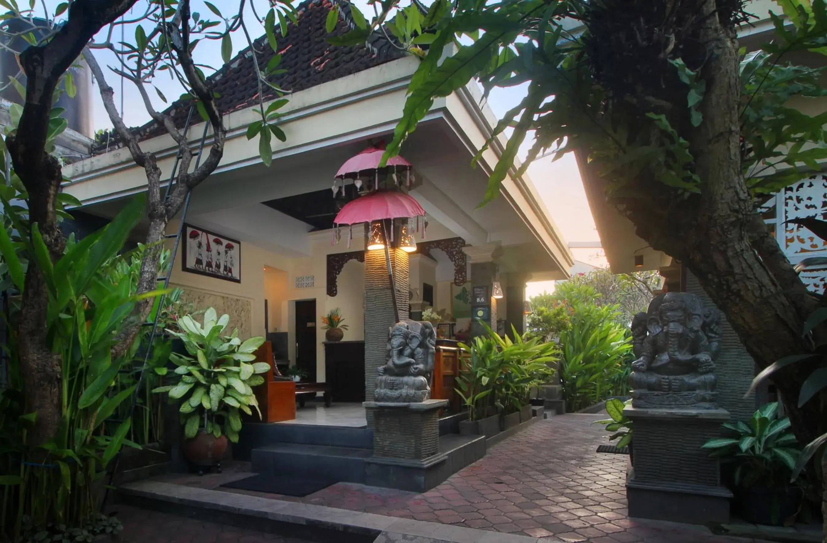 Lobby or reception in Hotel Jati Sanur Lobby or reception in Hotel Jati Sanur