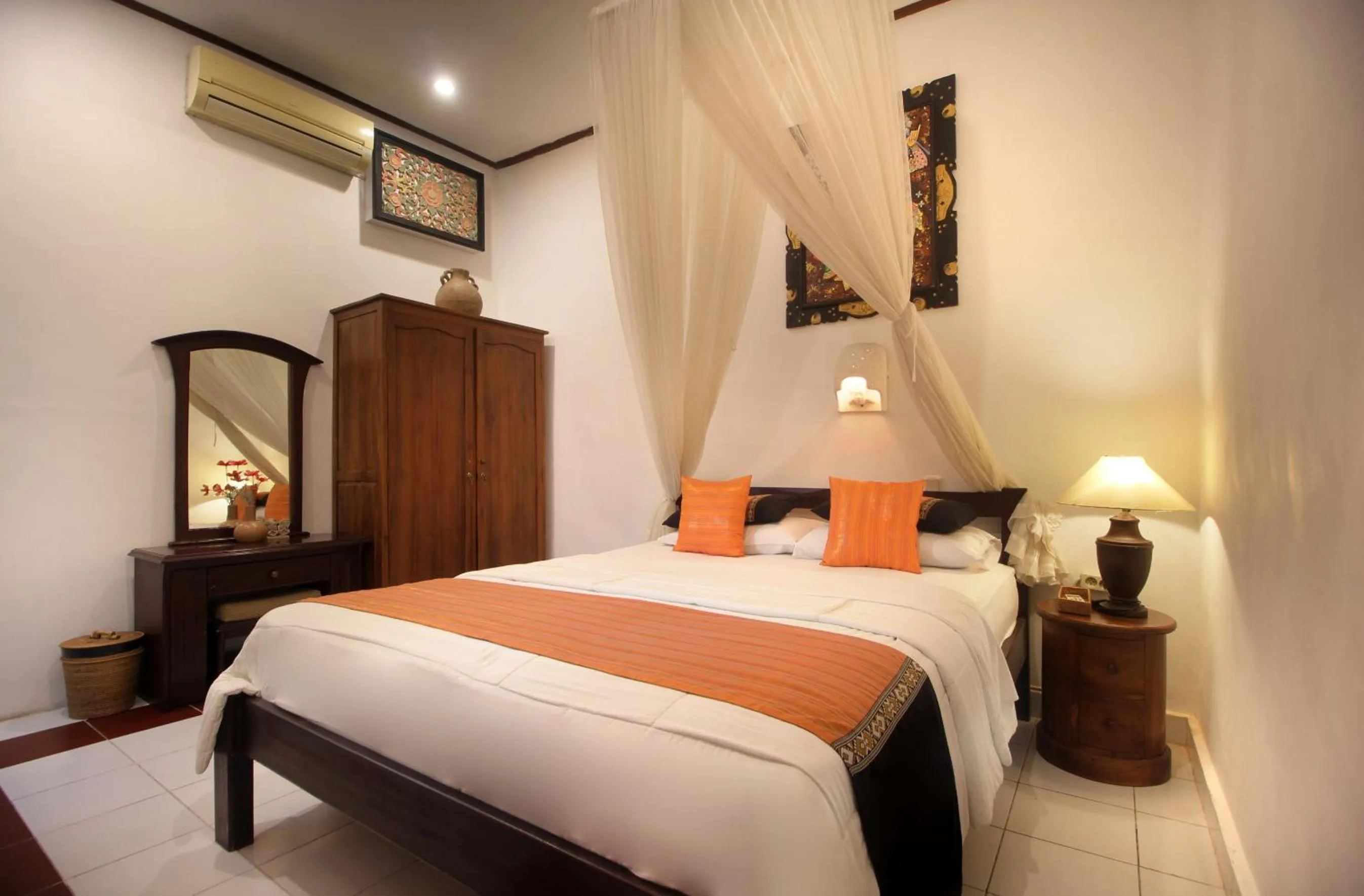 Bed in Hotel Jati Sanur