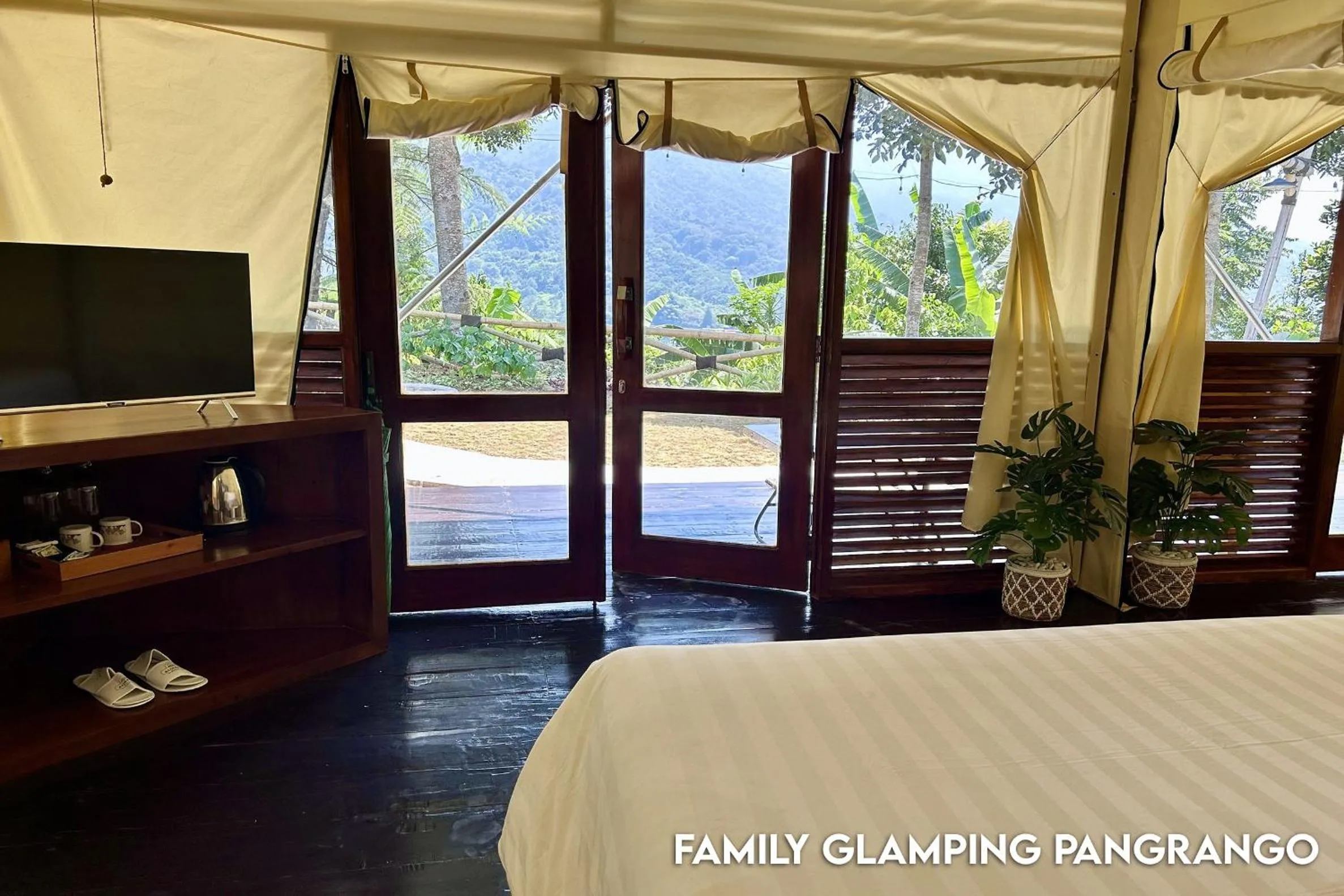 Bedroom, Bed in Alinson Sunset Hill