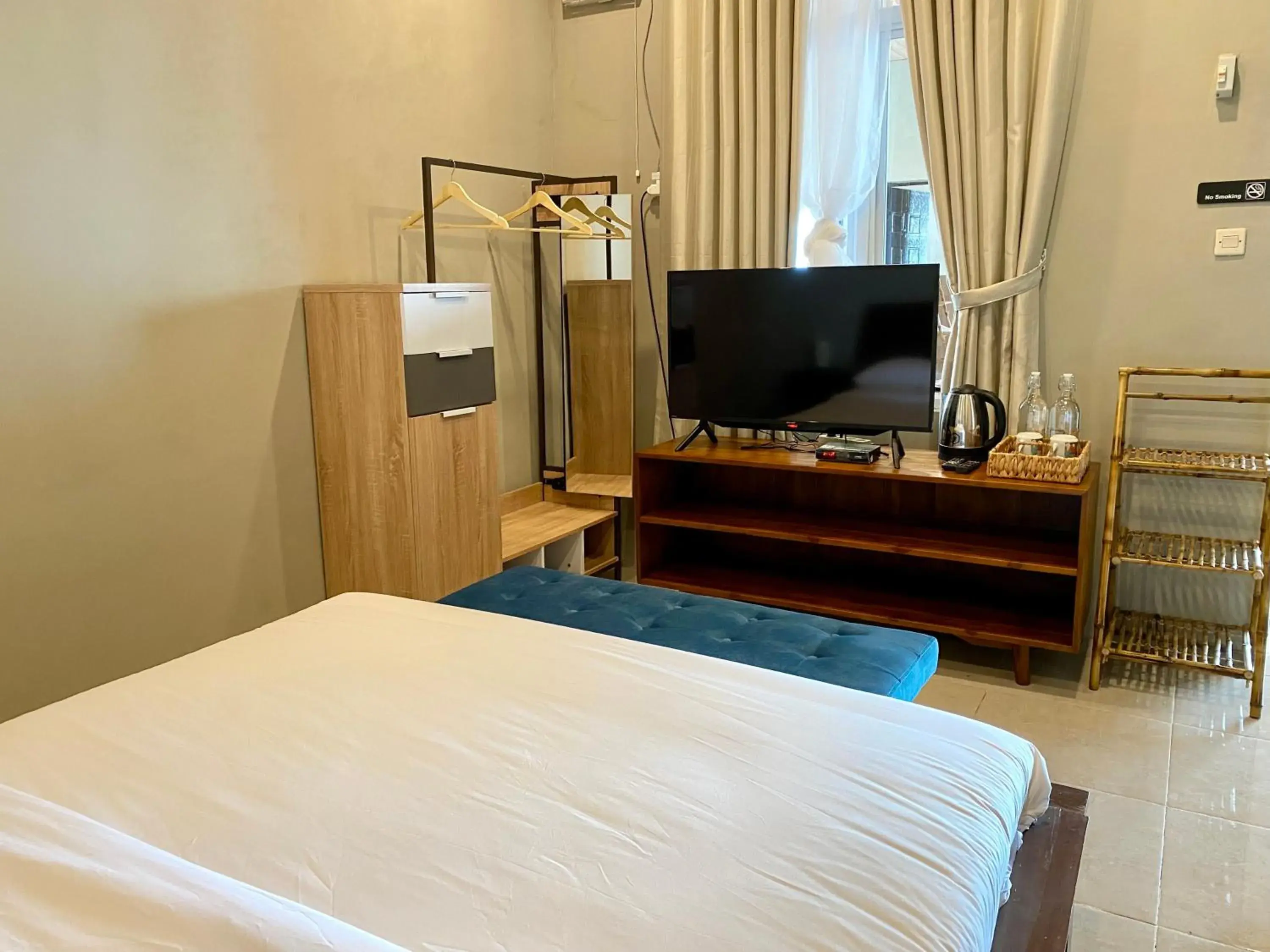 Deluxe Double Room in Alinson Sunset Hill Deluxe Double Room in Alinson Sunset Hill