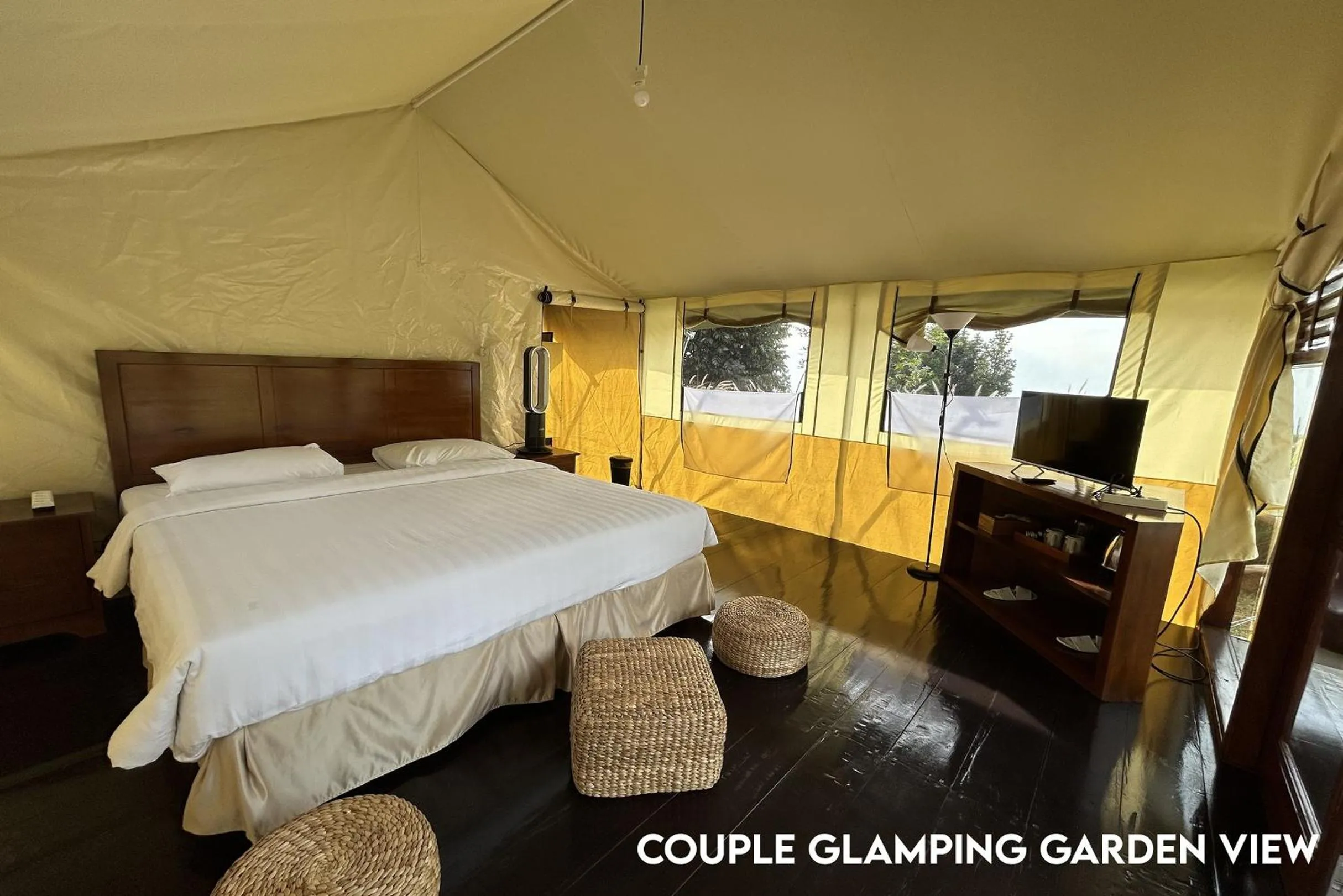 Bedroom, Bed in Alinson Sunset Hill