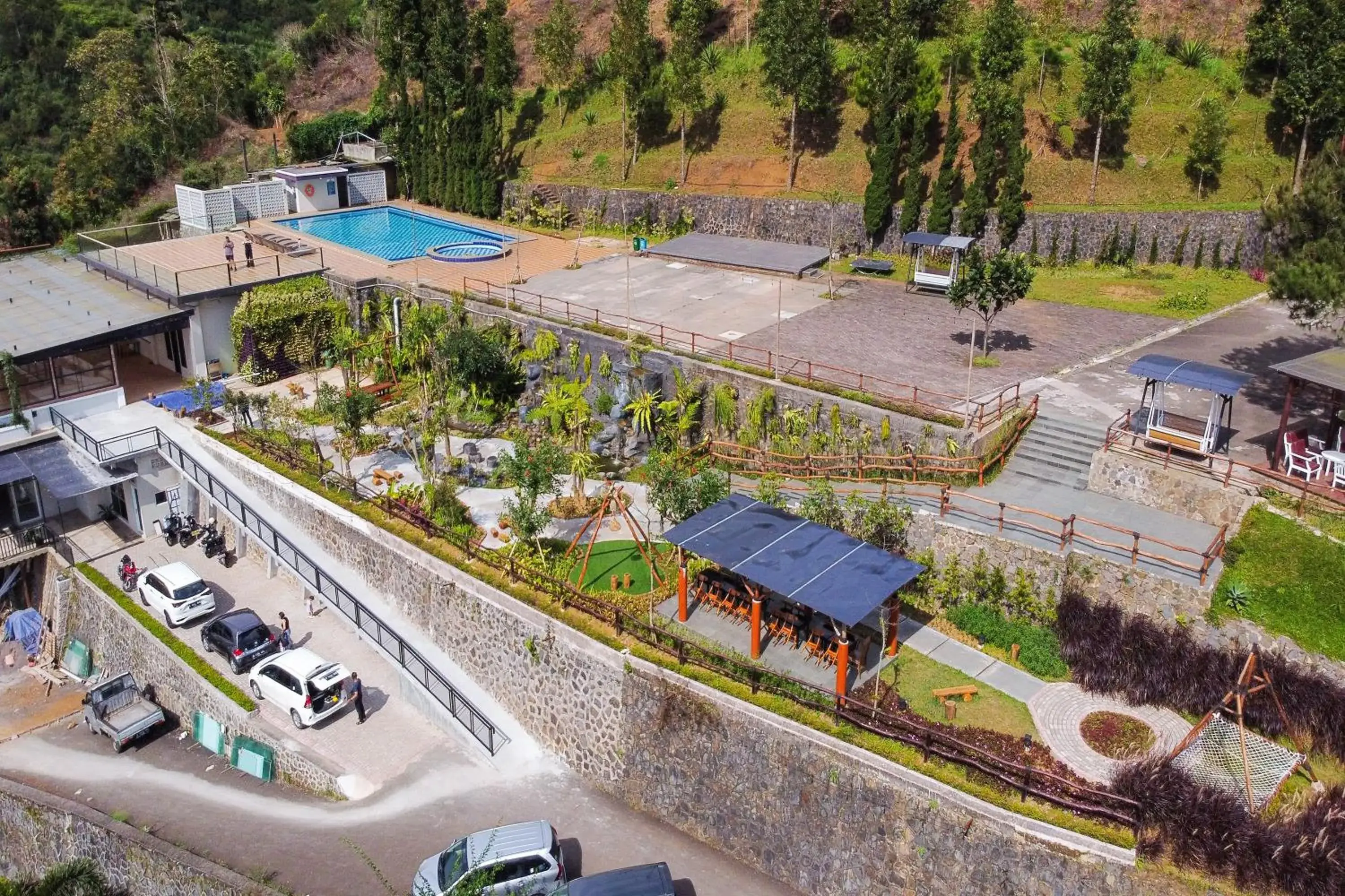 Property building in Alinson Sunset Hill Property building in Alinson Sunset Hill