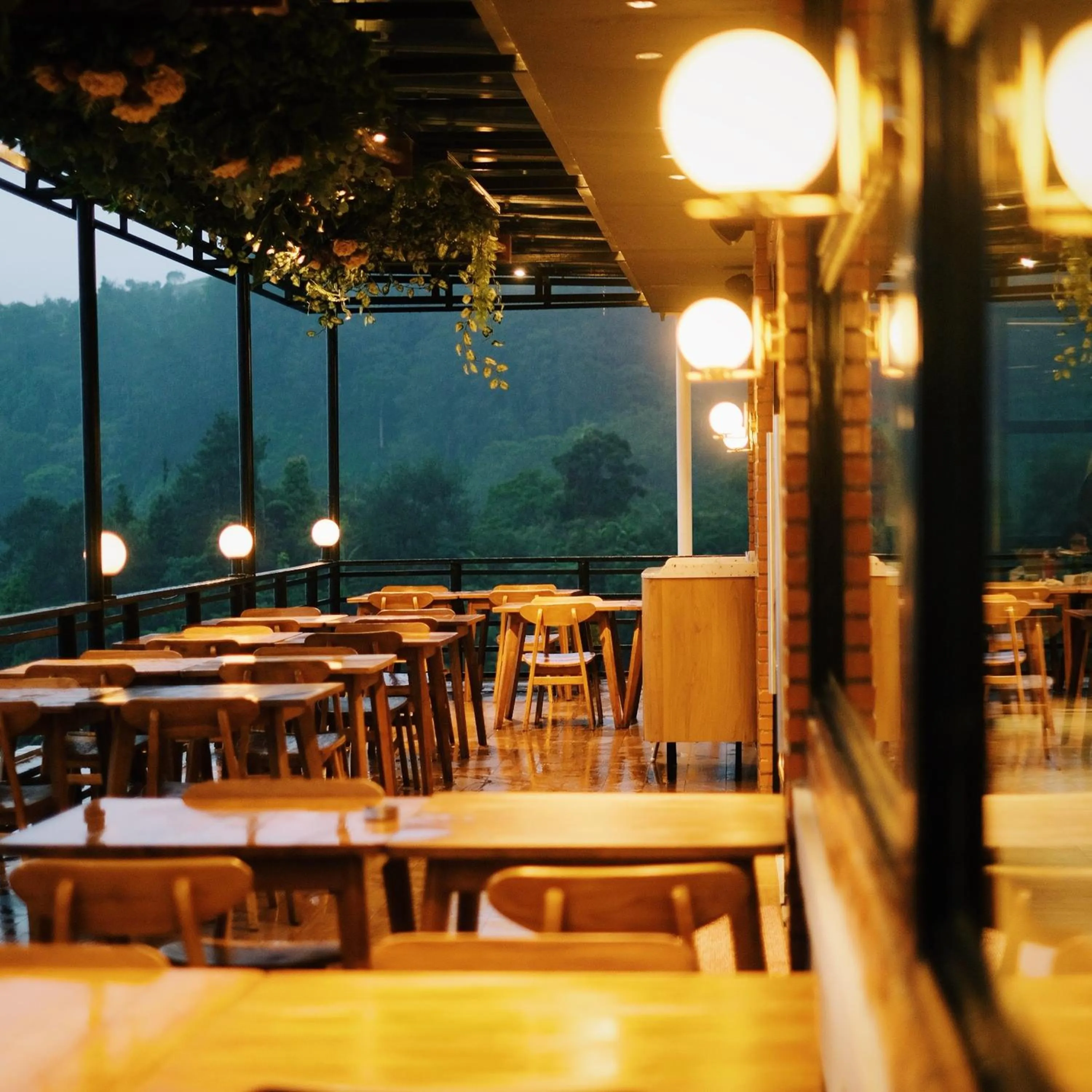 Restaurant/places to eat in Alinson Sunset Hill