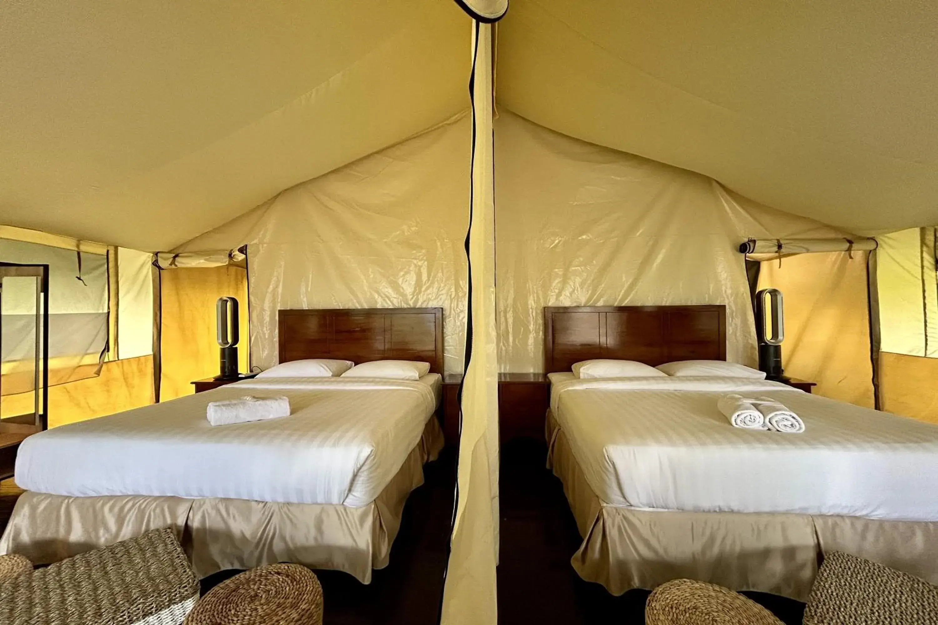 Family Room with Mountain View in Alinson Sunset Hill Family Room with Mountain View in Alinson Sunset Hill