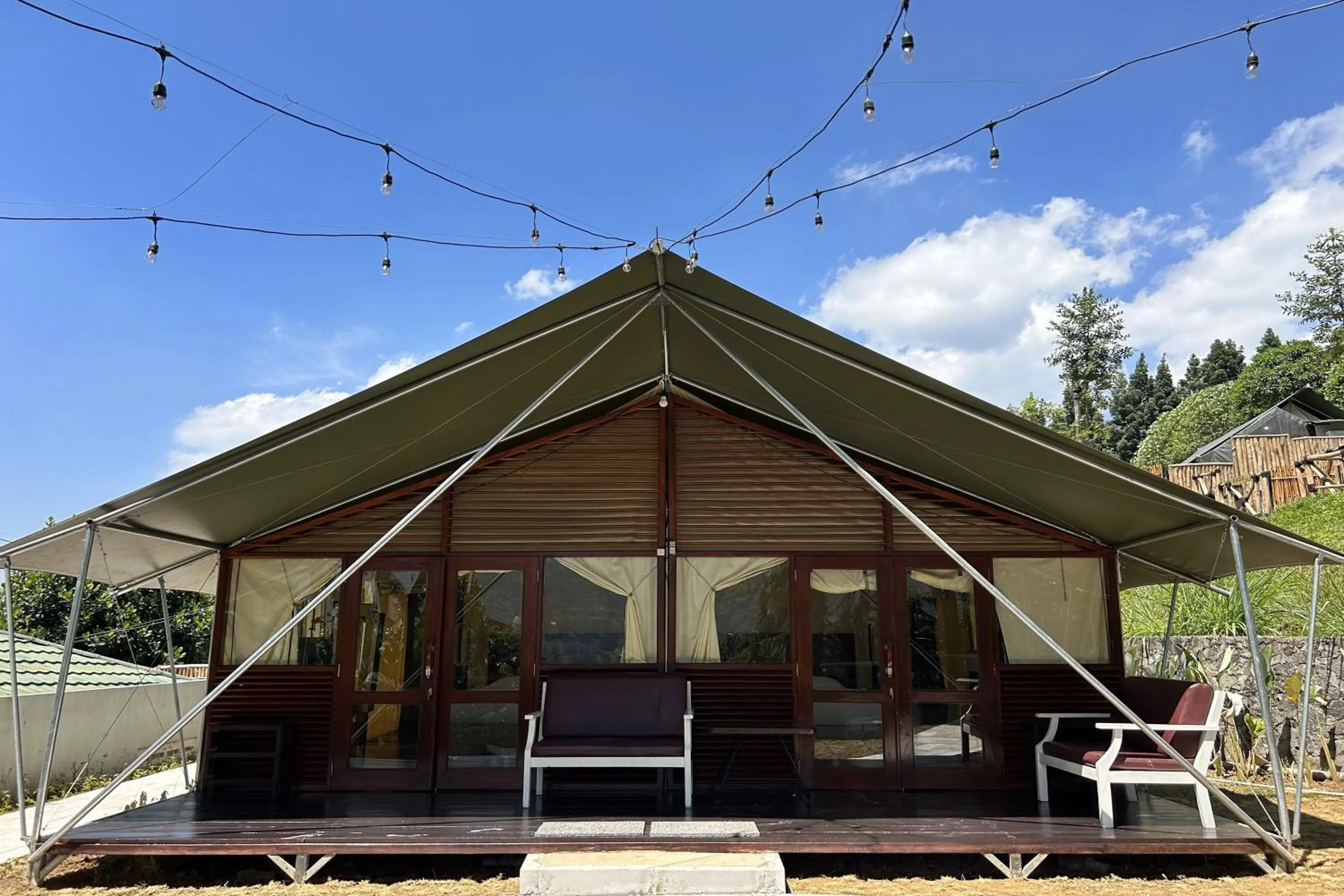 Property building in Alinson Sunset Hill