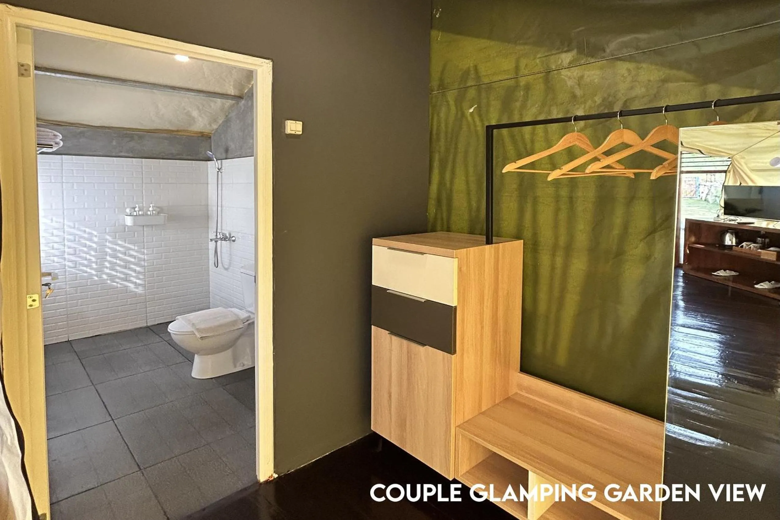 Toilet in Alinson Sunset Hill