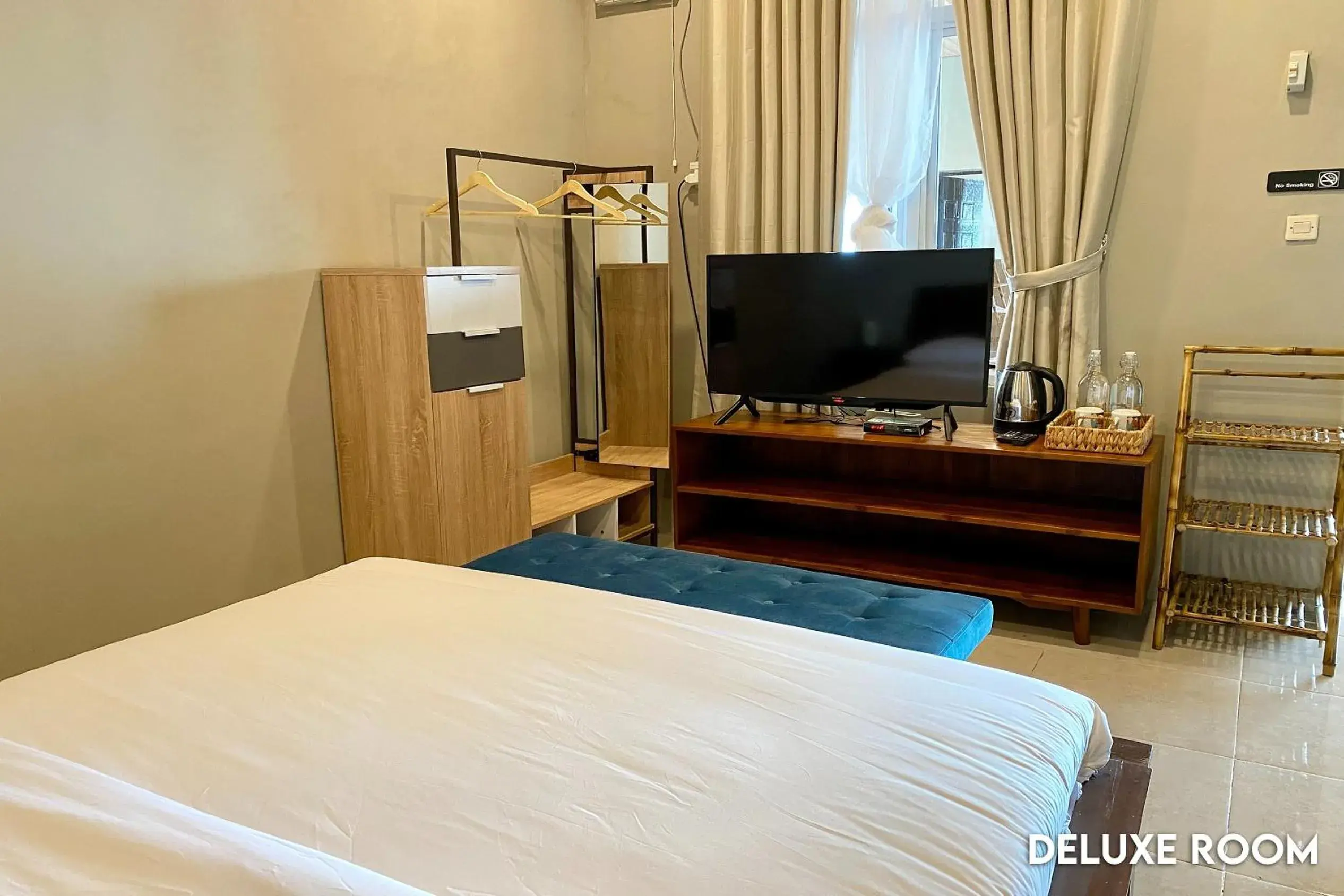 Bedroom, Bed in Alinson Sunset Hill Bedroom, Bed in Alinson Sunset Hill